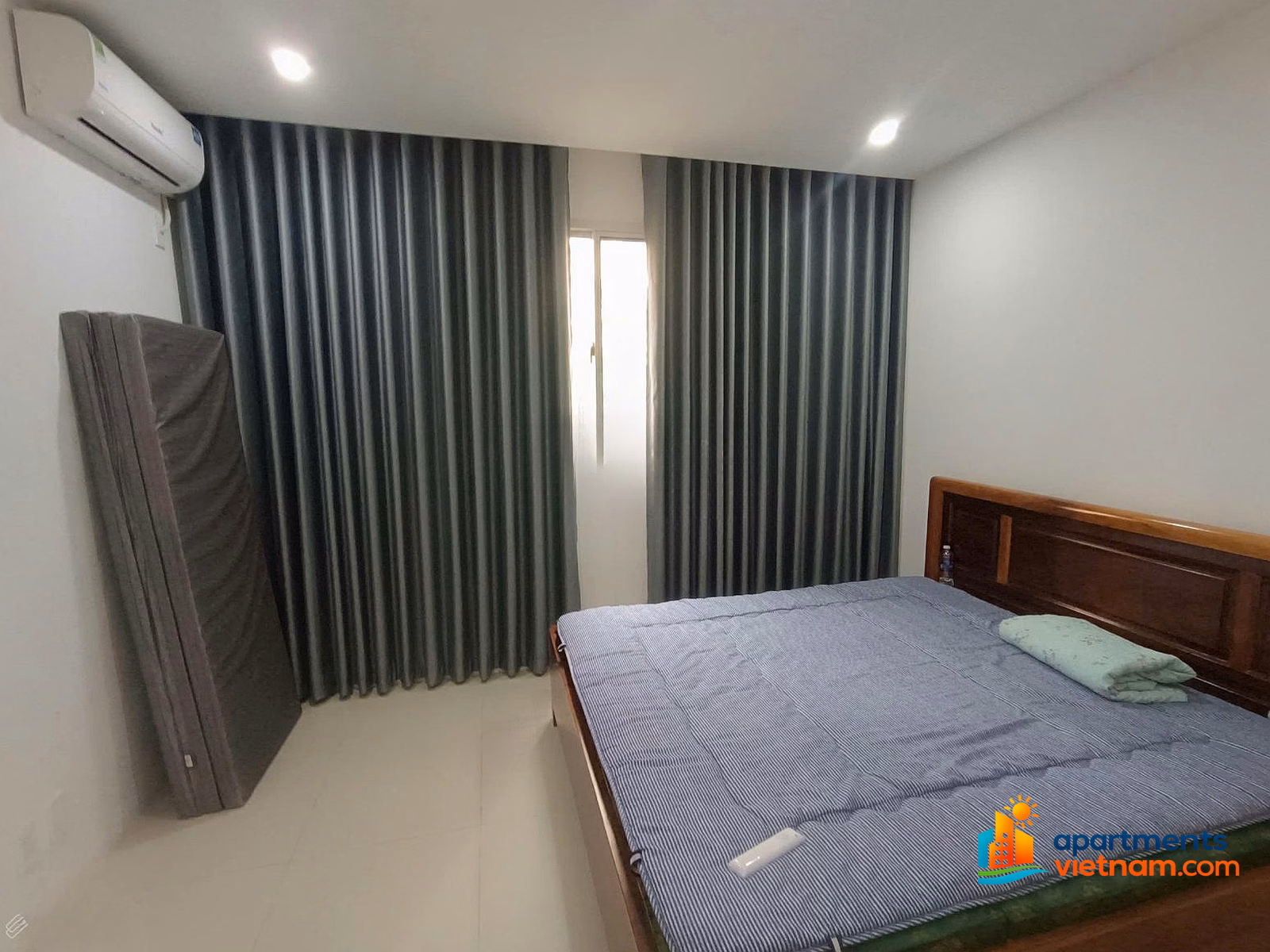Fully furnished 2BR-2VS apartment for rent at Essensia building