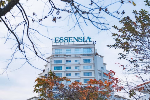 Fully furnished 2BR-2VS apartment for rent at Essensia building