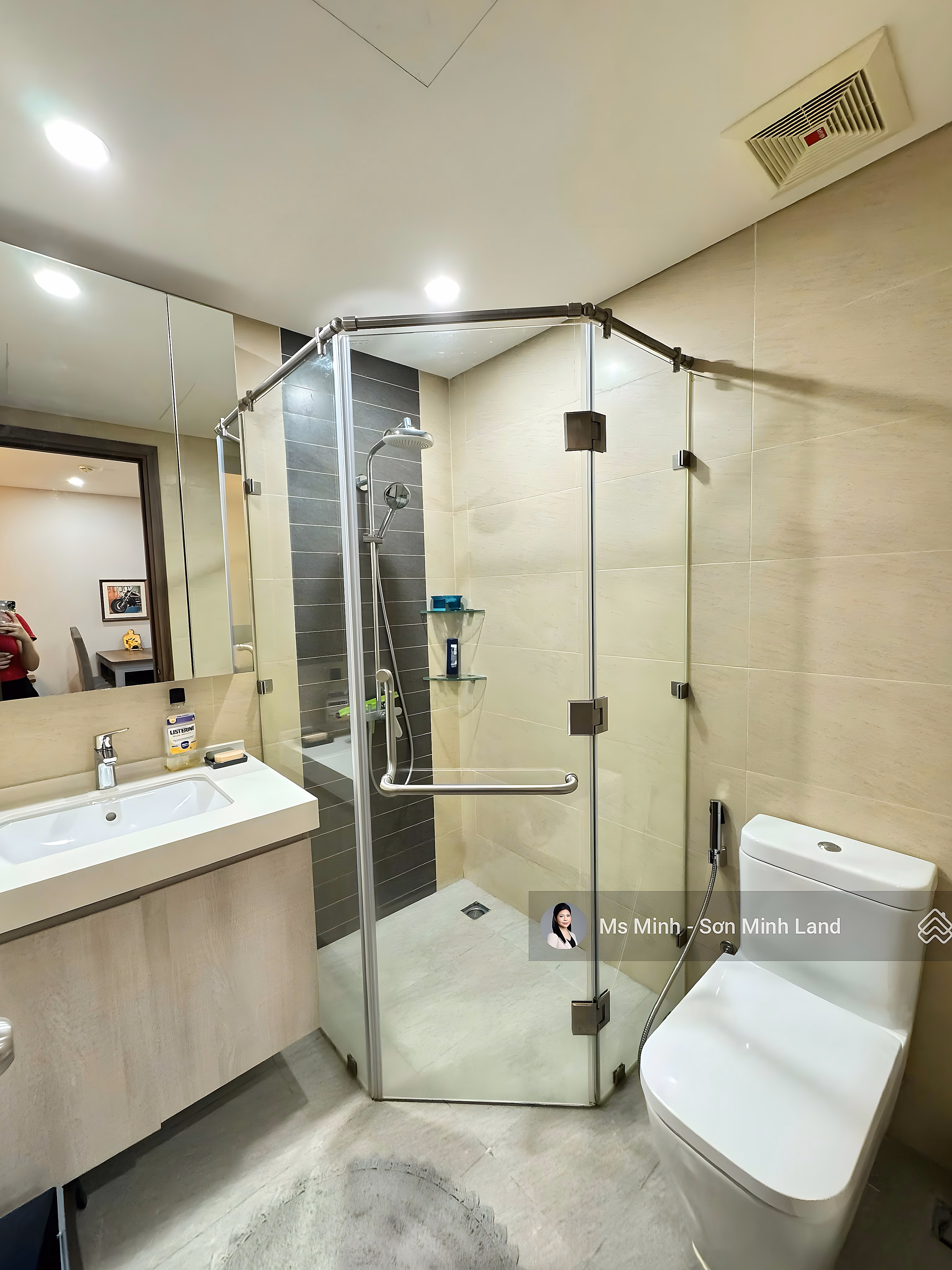 Beautiful new 1 bedroom apartment (57m2) for rent - available at romantic price at Ha Do Centrosa. Son Minh Land