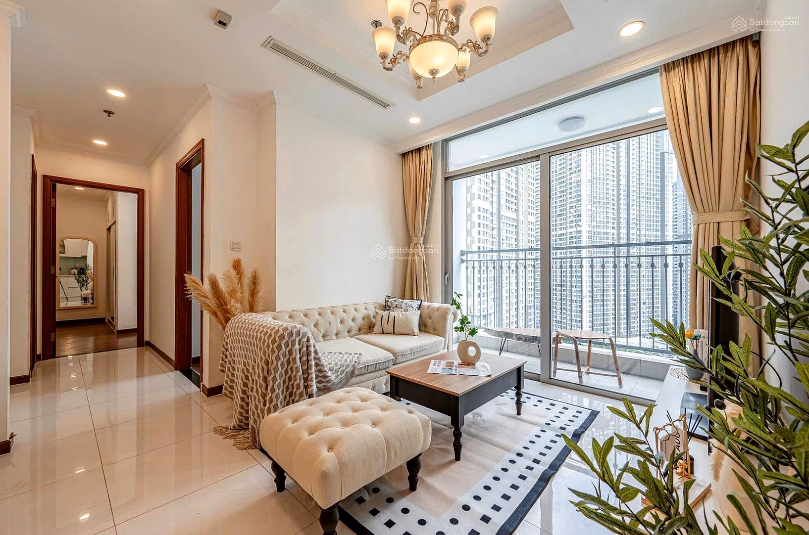 The owner sells Au Co Tower apartment complex, area 88m2, 3 bedrooms, 2 toilets, red book 4.1 billion - 0932 874 ***