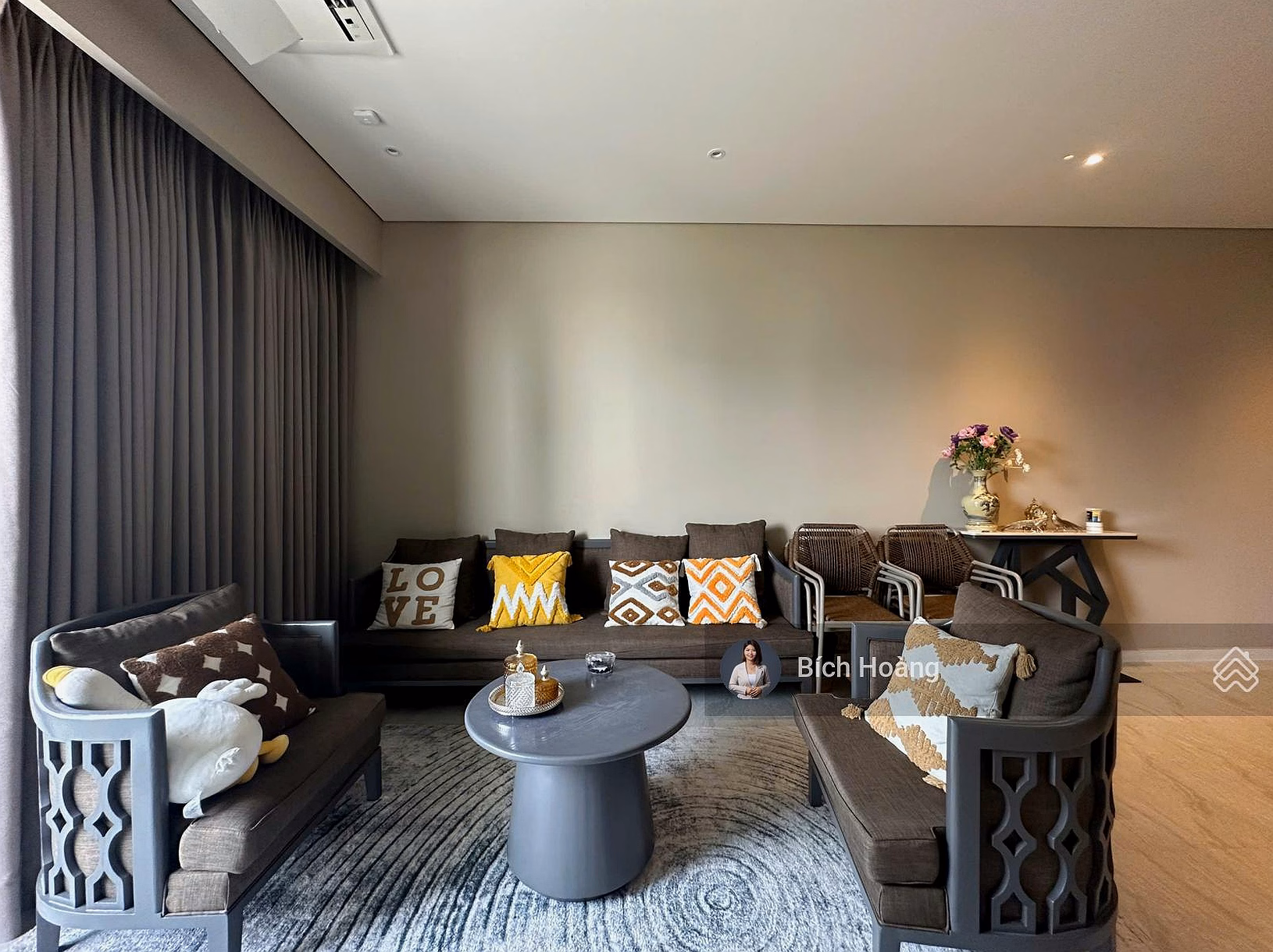 THE OPERA - 2 BEDROOM FOR RENT - FULL LUXURY NT - SUPER HOT RIVER VIEW