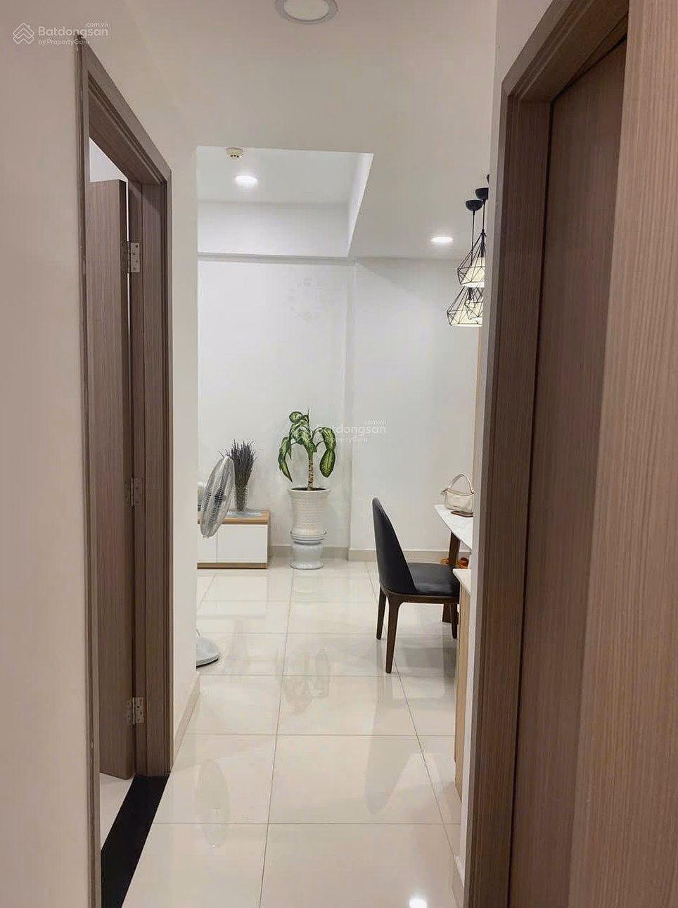 Selling registered apartment Q7 - Hoang Quoc Viet Apartment 3.1 billion - 2 bedrooms
