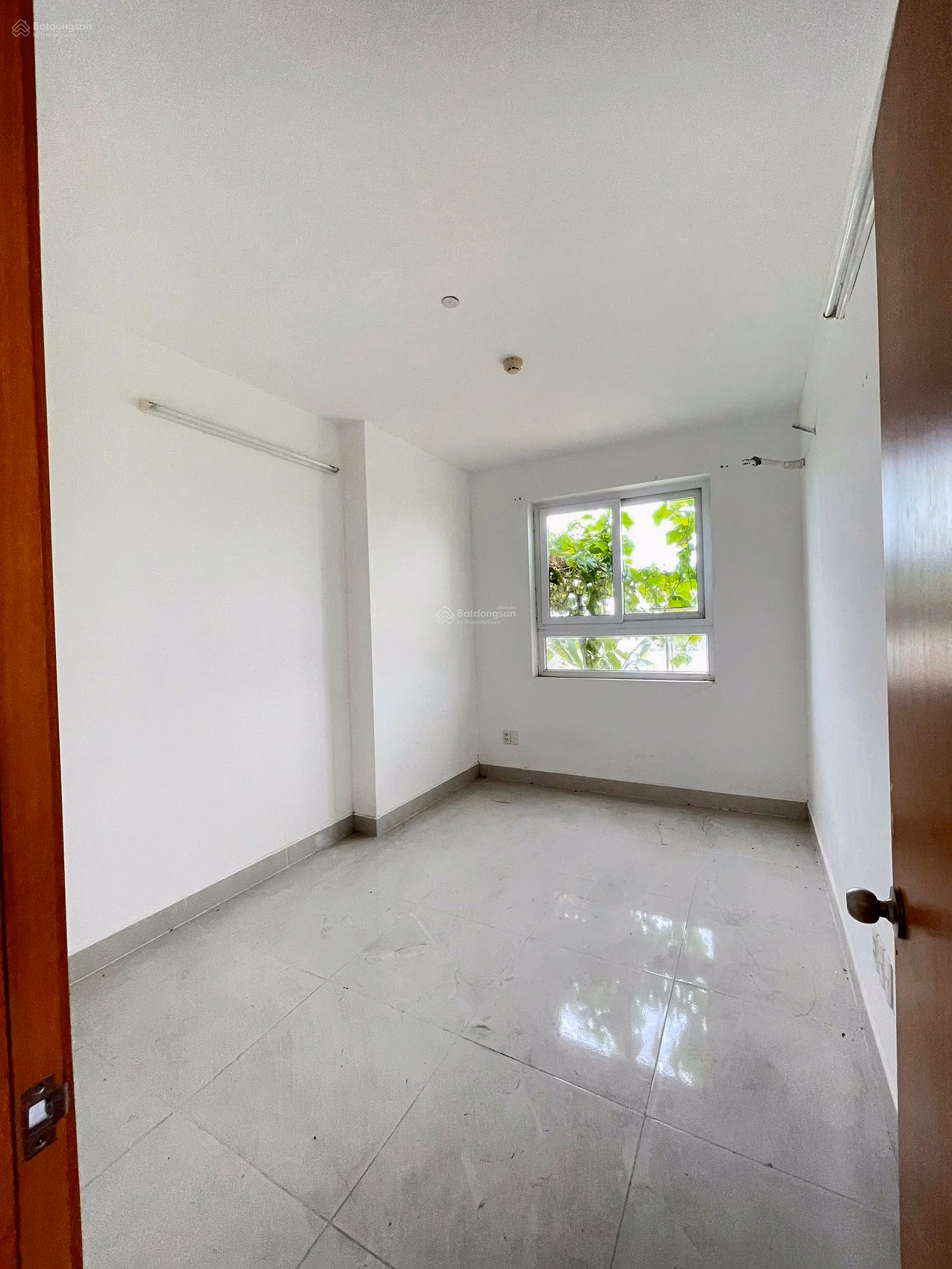 Tara Residence Apartment for sale 3 bedrooms 2 bathrooms - Full furniture given away - Selling price 4,500 billion (recent bonus)