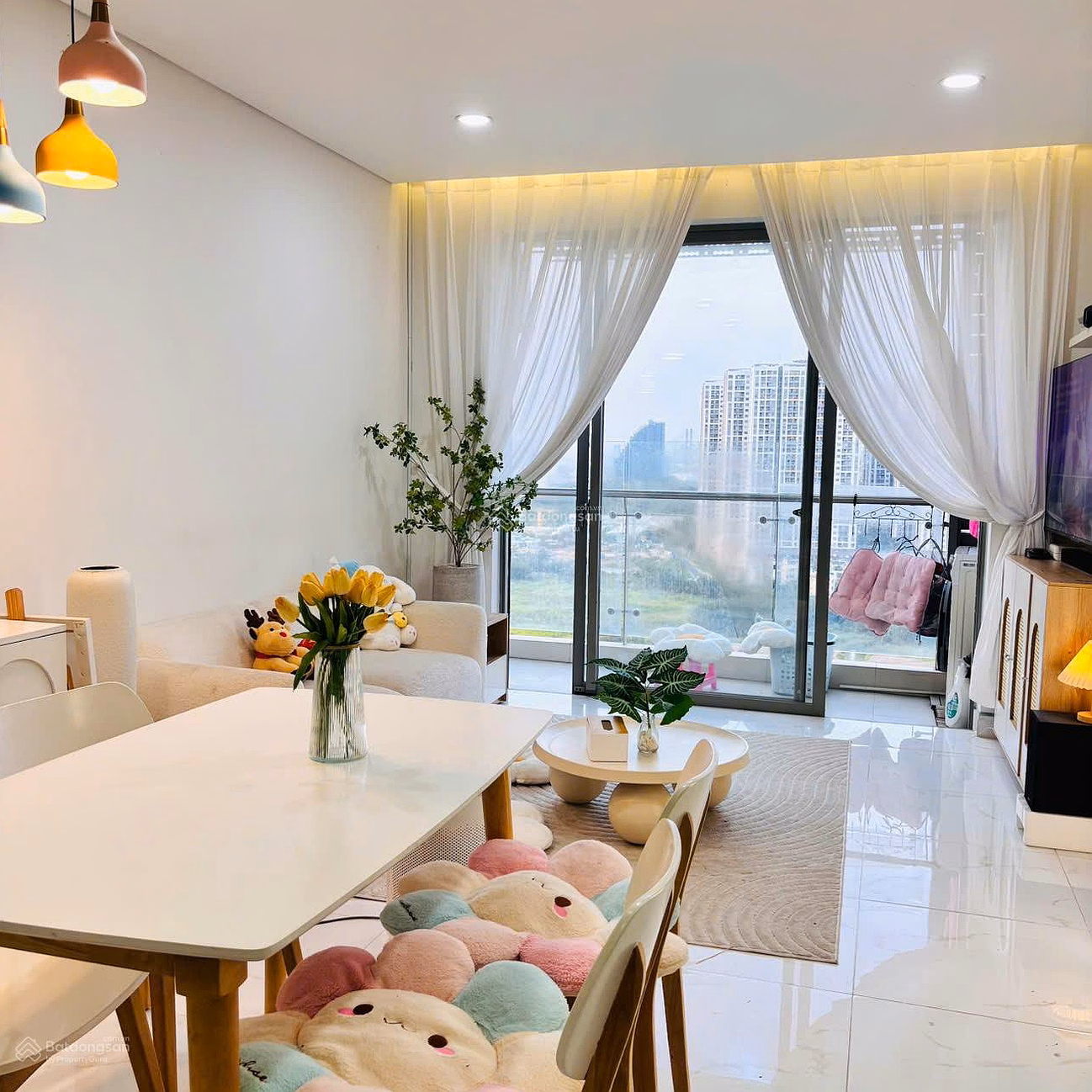 Quick sale Angia Skyline District 7 - 2 bedrooms, 1 bathroom Middle floor River view - Fully furnished - Pink book available.