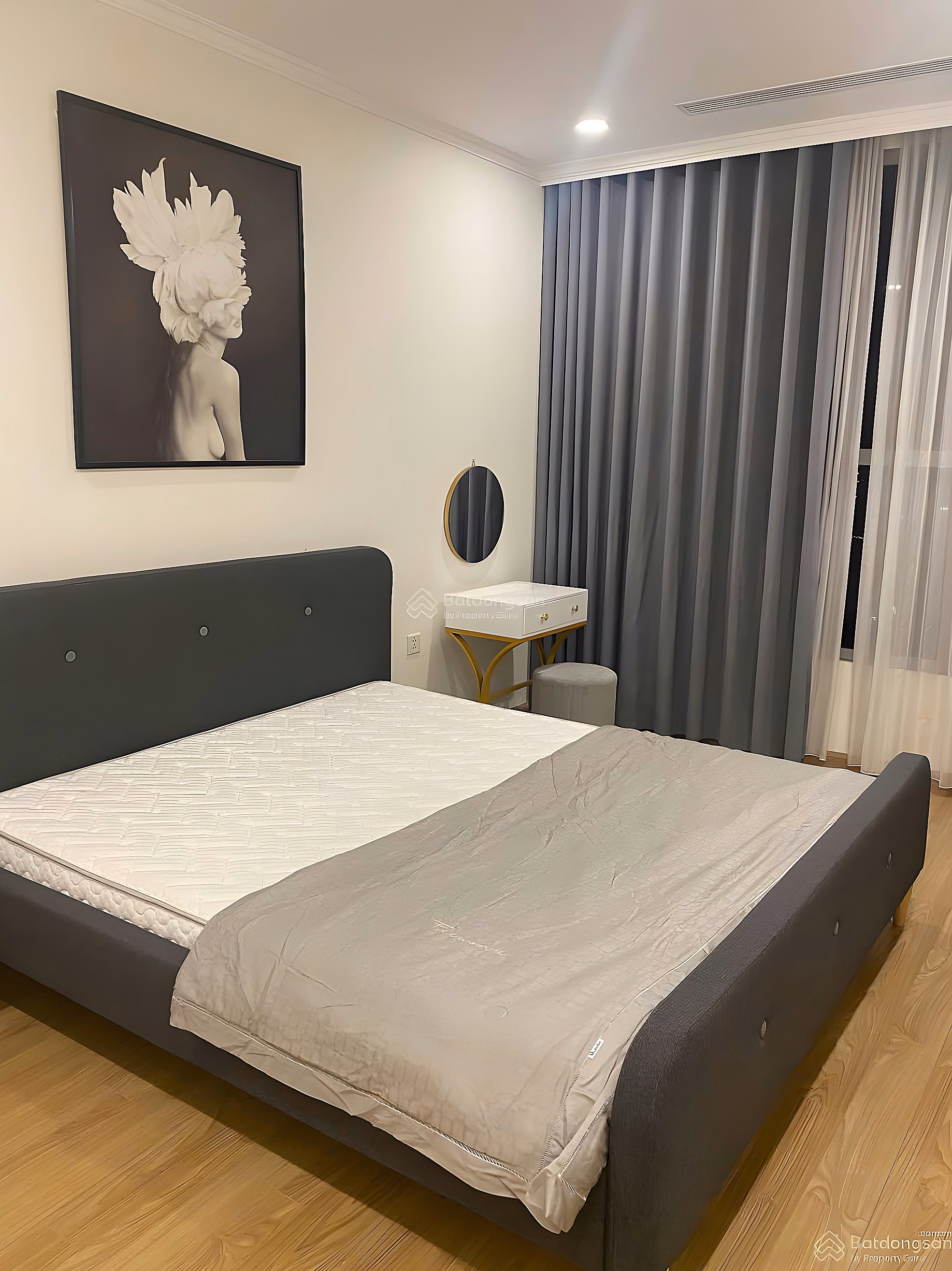 Vin Ham Nghi My Dinh luxury apartment for sale at good price