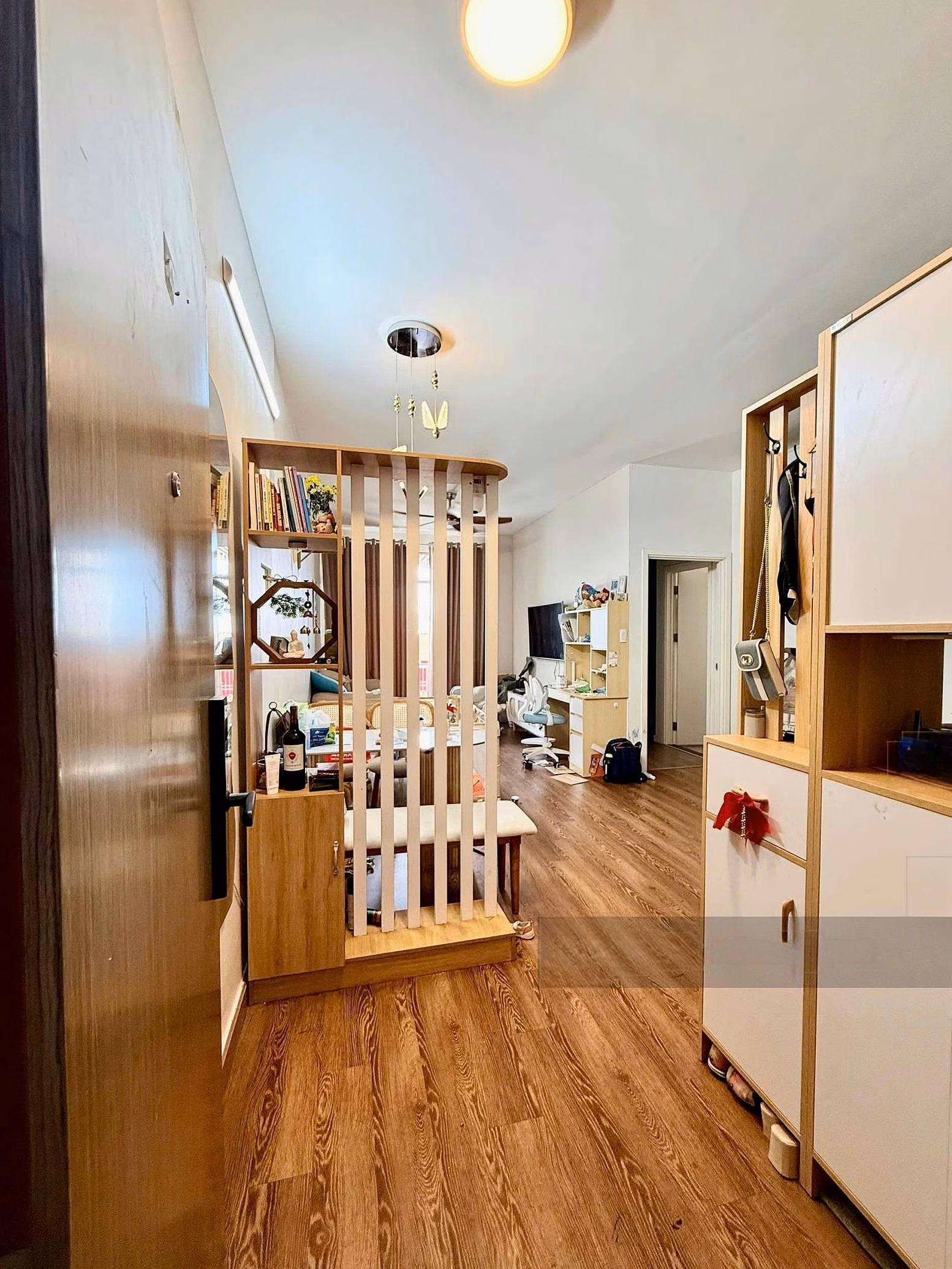 2 bedroom apartment using 68.8m2 Opal Riverside, No. 10 Hiep Binh Chanh street, price only 4.5 billion***