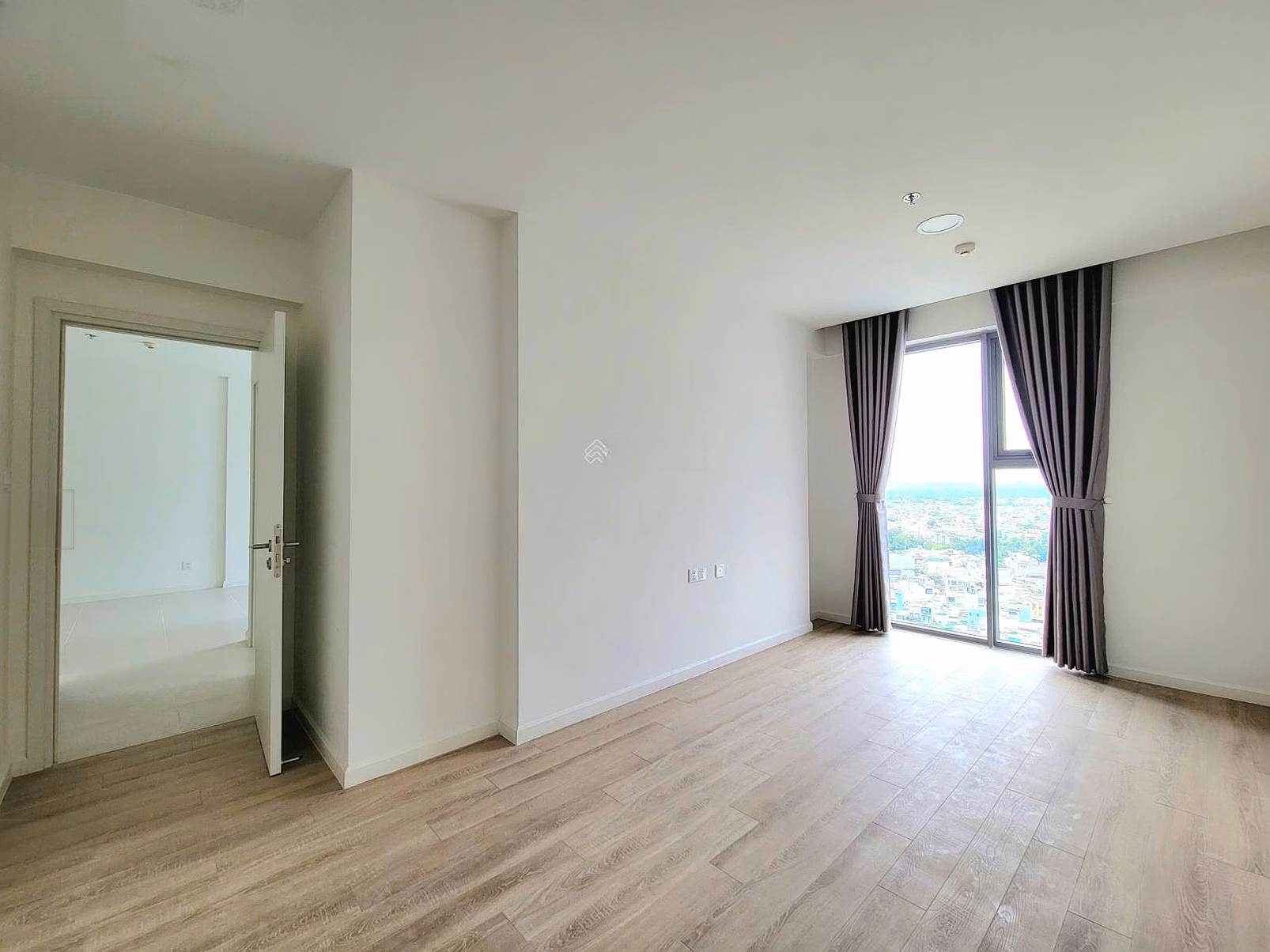 Selling Urban Green 2 bedrooms 6 billion 82m² notarized immediately, furnished, 15th floor, view LK81, river view
