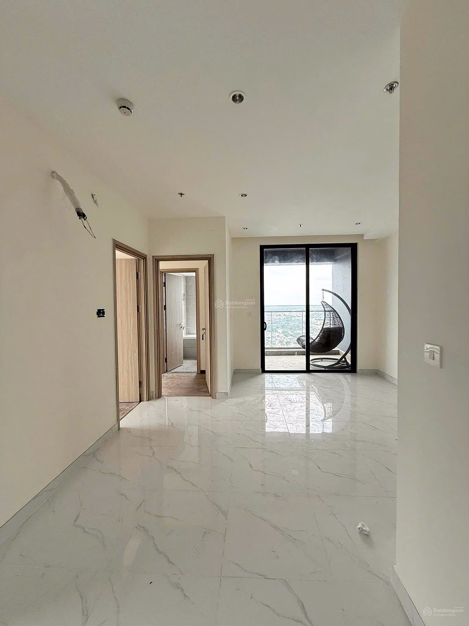 D-Aqua Q8 for rent many apartments 2 bedrooms 2 bathrooms 100% new house handed over with furniture and accessories available LH Ng- Loan
