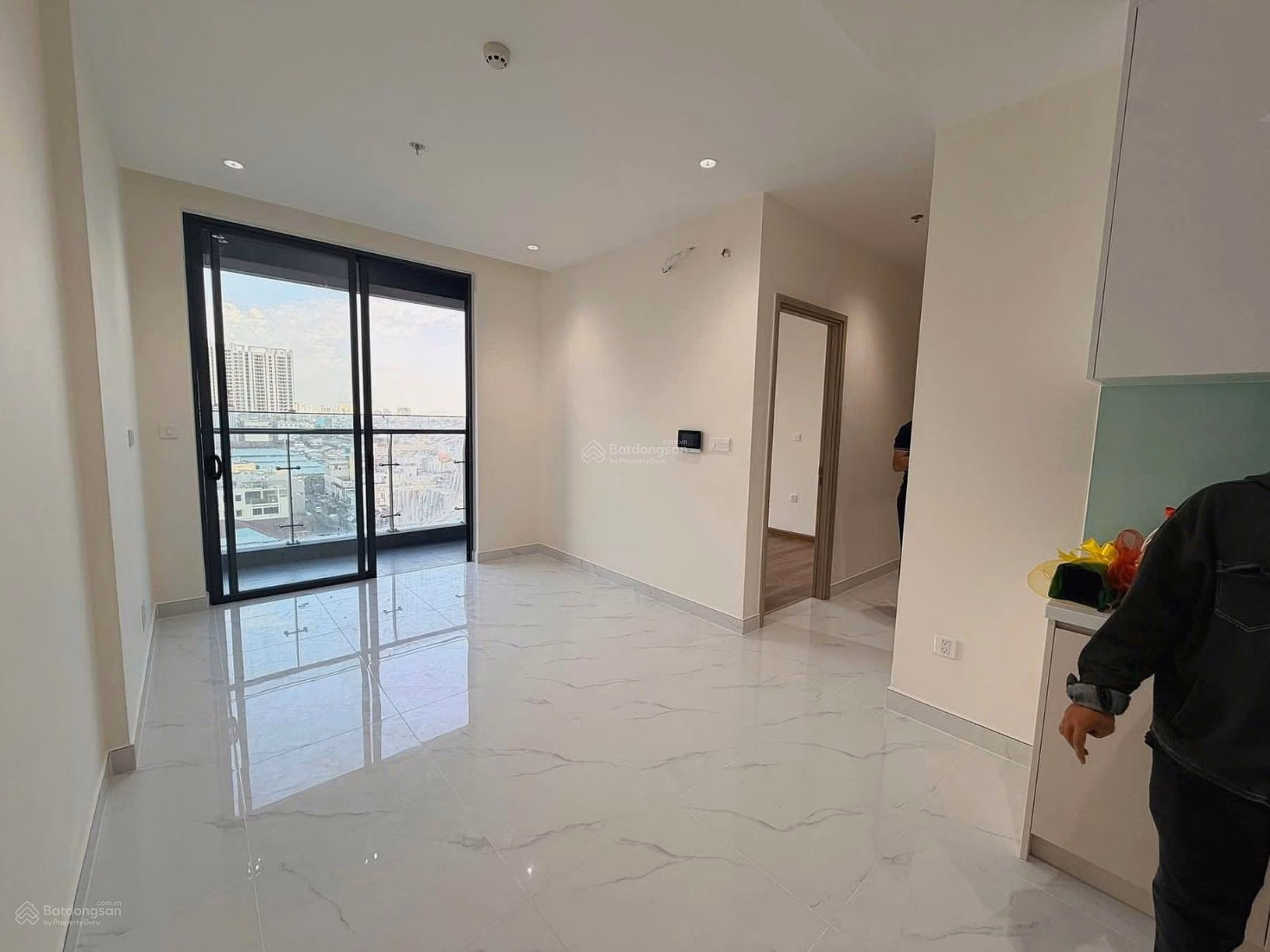 D-Aqua Q8 for rent many apartments 2 bedrooms 2 bathrooms 100% new house handed over with furniture and accessories available LH Ng- Loan