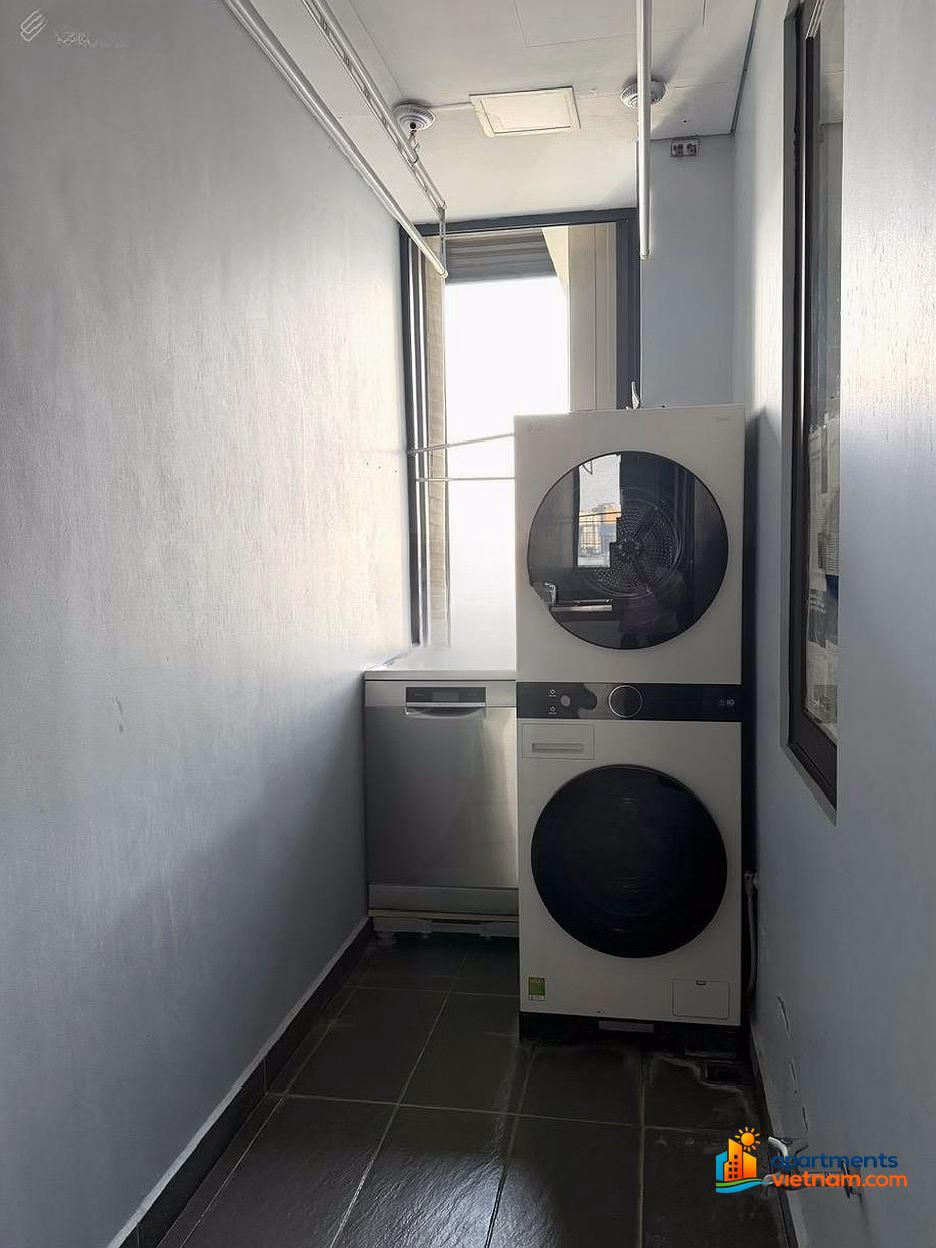 3-bedroom apartment for rent, 128m2, high-class, price 35 million at Sun Grand City Thuy Khue Residence