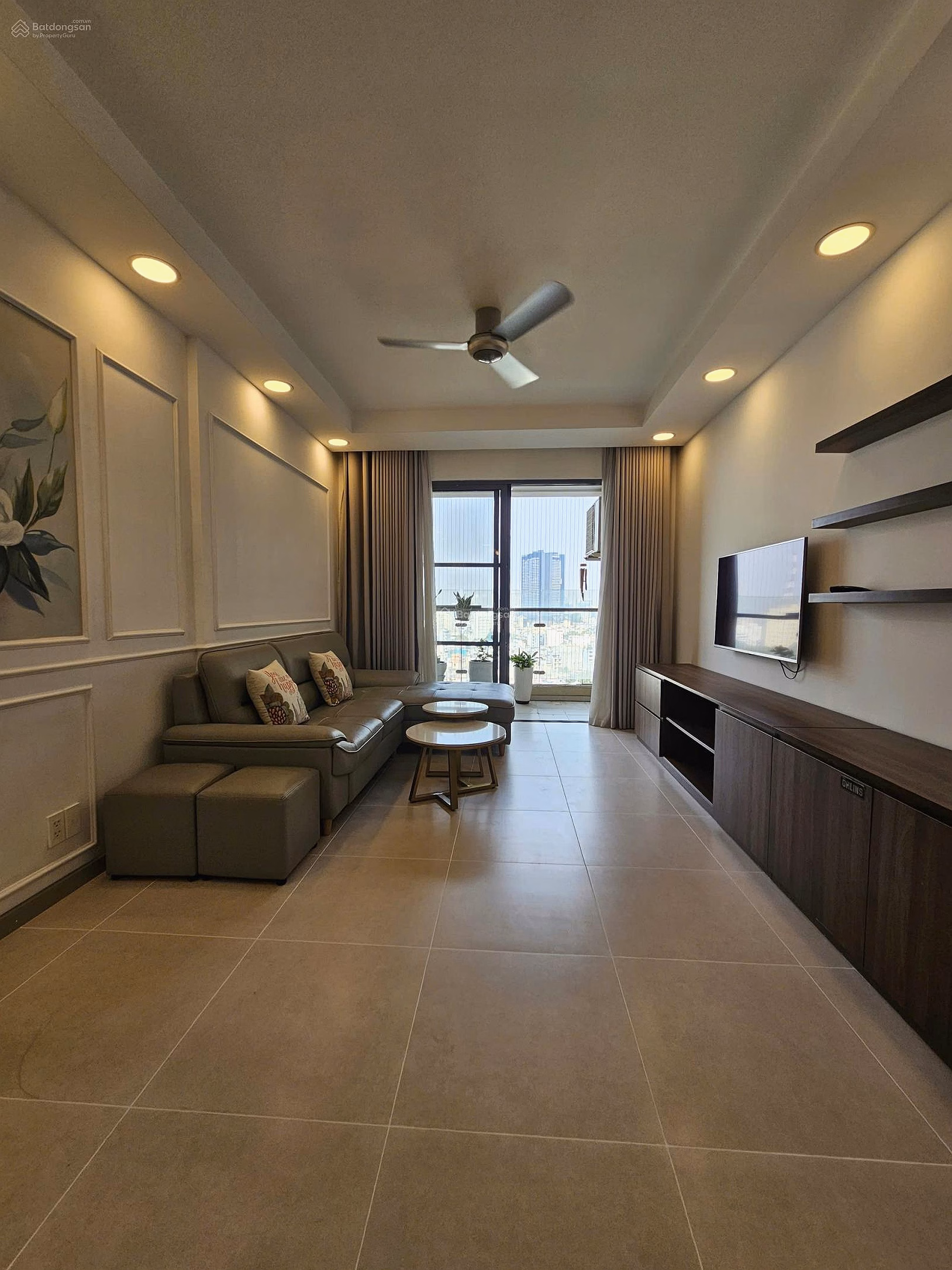 Apartment for sale 2 bedrooms CC The Gold View 346 Ben Van Don, District 4 Area: 92m² 2 bedrooms 2 bathrooms with furniture