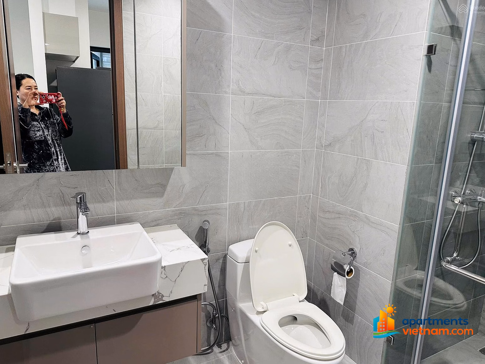 Urgent sale of 2 bedrooms, corner area of ​​74.1m2, available for rent at R1.01 Zenpark, price 5.4 billion, SE direction (reduced)