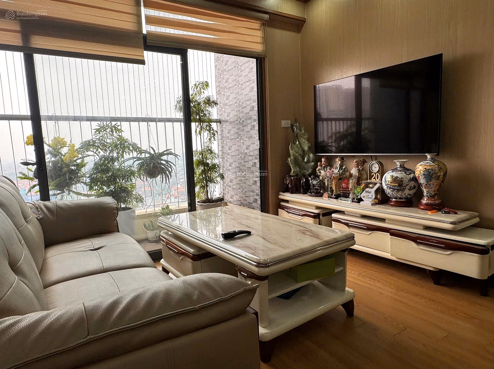 Selling enthusiastic 2-bedroom apartment at 18T2 The Golden An Khanh for 3.8 billion Contact 0985 691 ***