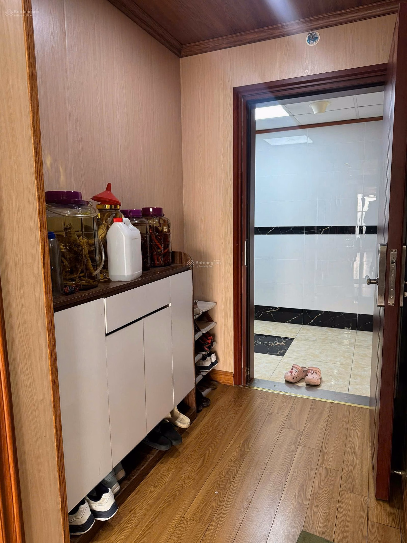 Selling enthusiastic 2-bedroom apartment at 18T2 The Golden An Khanh for 3.8 billion***