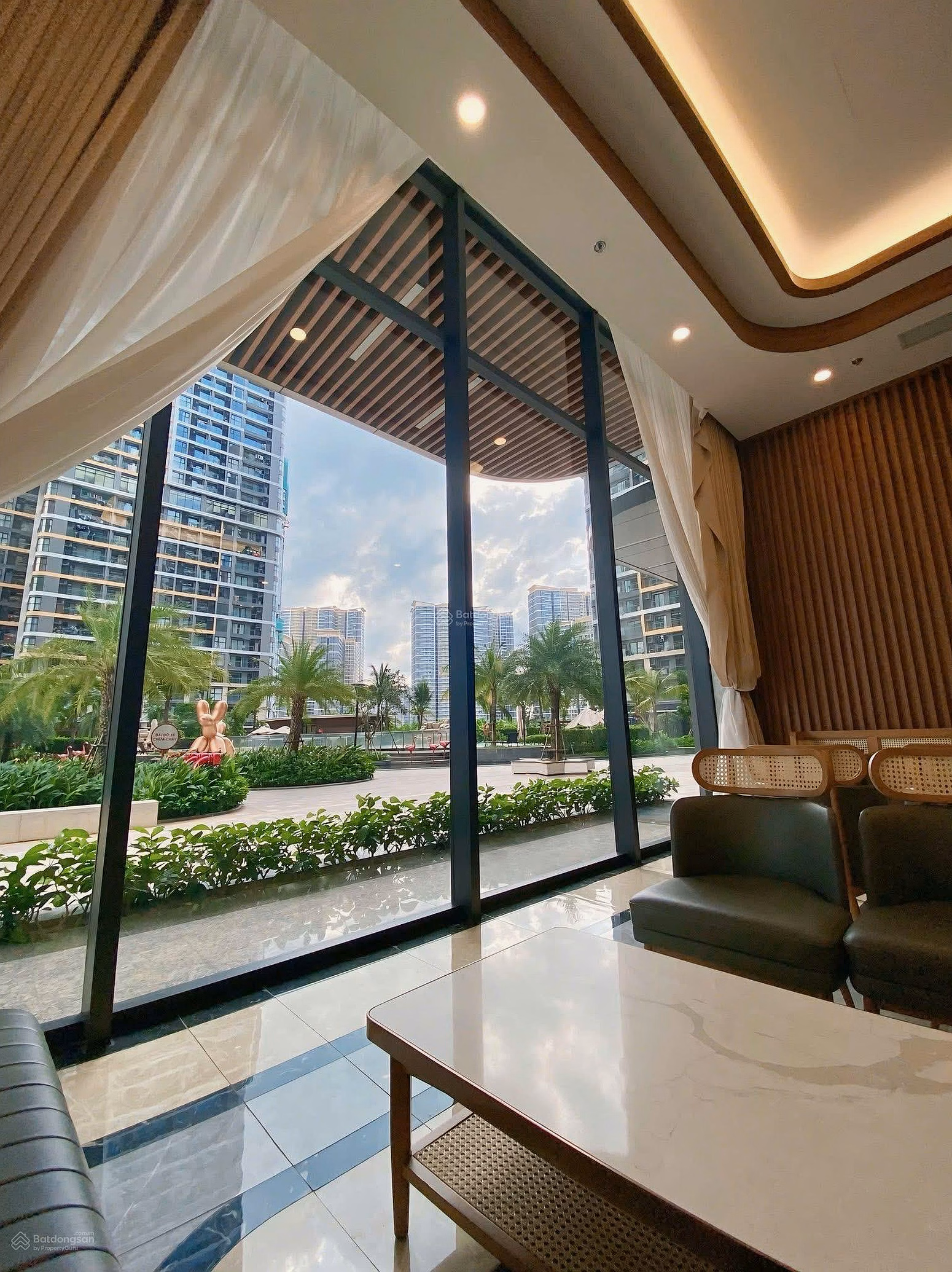 Exclusive 1 bedroom+ apartment at The Beverly, signed directly by investor, high floor view, super cool 36ha CV, price 4.2 billion