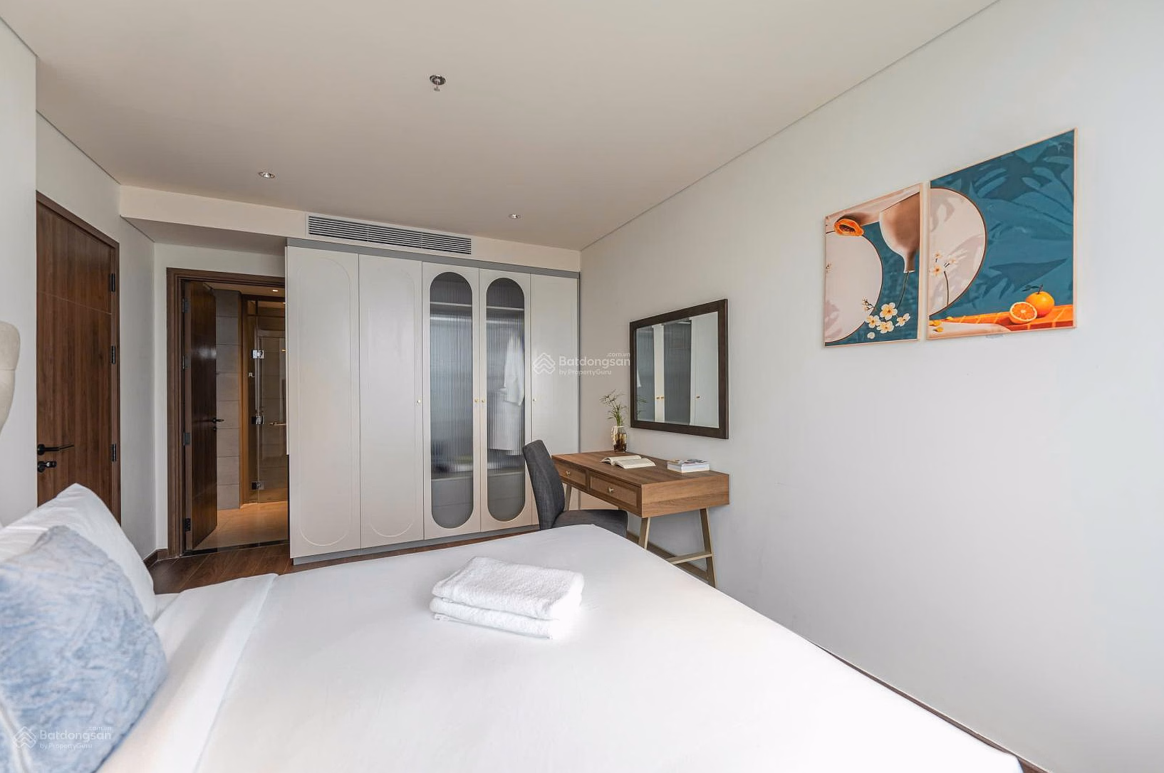 Phuc Yen apartment for sale 1. Tan Binh, 90m², 2 bedrooms, Full interior, 4 billion6 (Actual price) pink book*** Minh