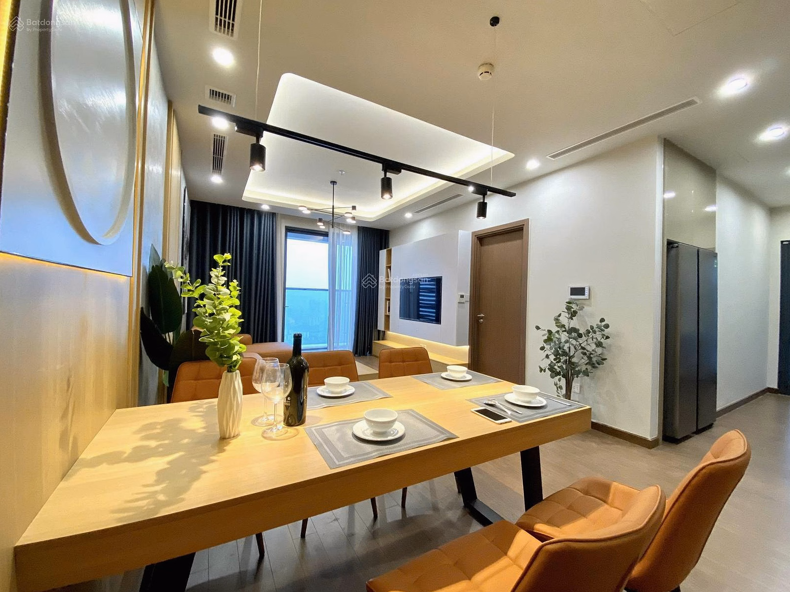 Rare: Owner sells Mipec Rubik apartment - 70m2, 2 bedrooms, full, 8.7 billion. Contact: 0899 511 ***