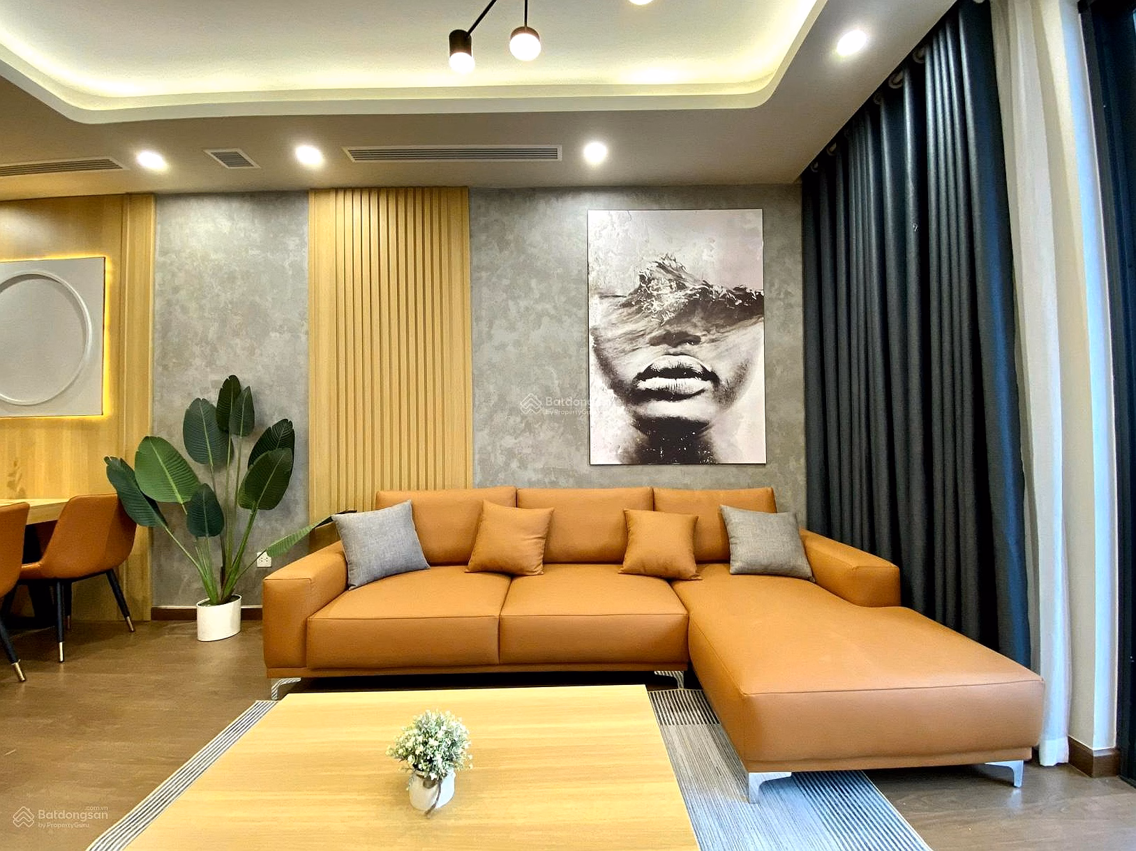 Rare: Owner sells Mipec Rubik apartment - 70m2, 2 bedrooms, full, 8.7 billion***