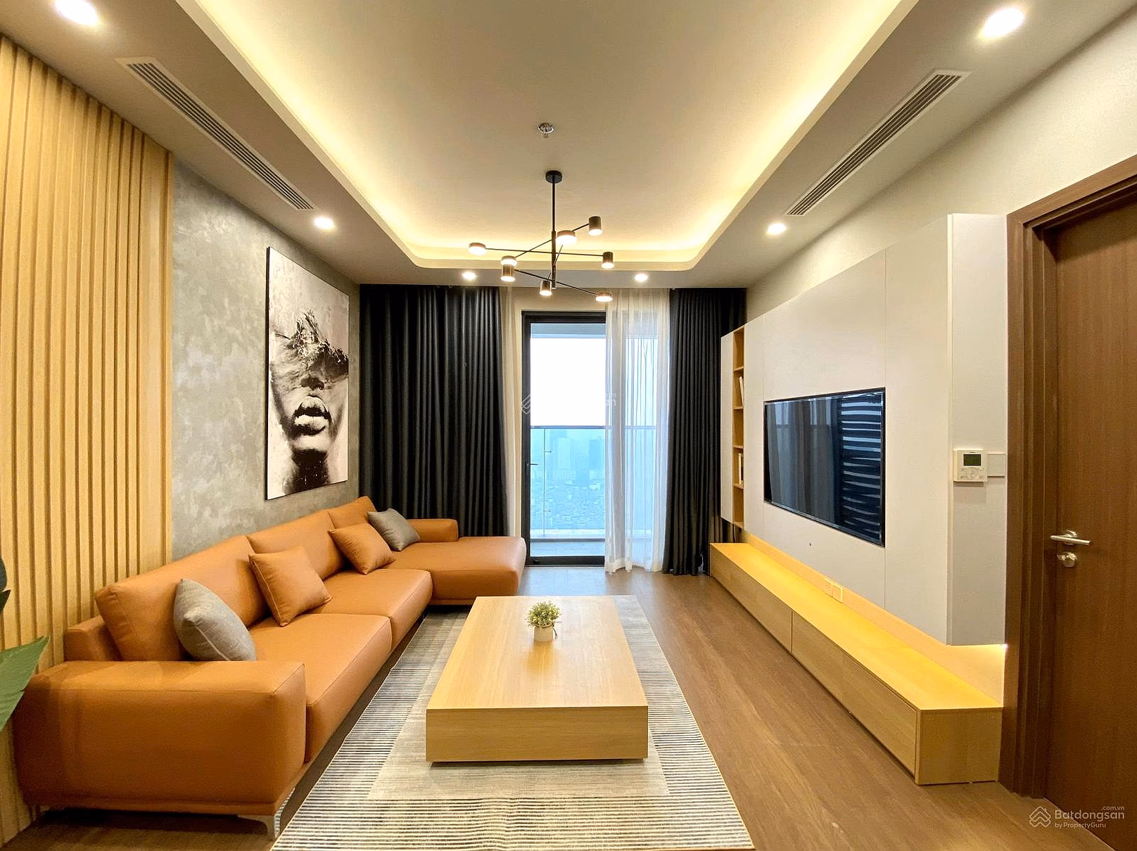 Rare: Owner sells Mipec Rubik apartment - 70m2, 2 bedrooms, full, 8.7 billion***