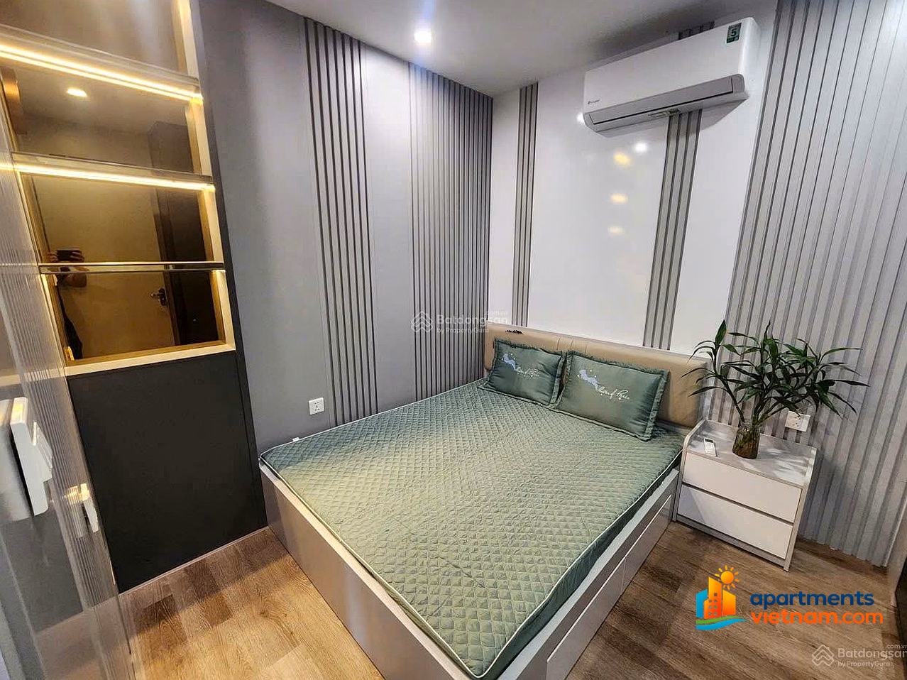 Owner-owned apartment fund for rent at the best price in Vinhomes Ocean Park updated today