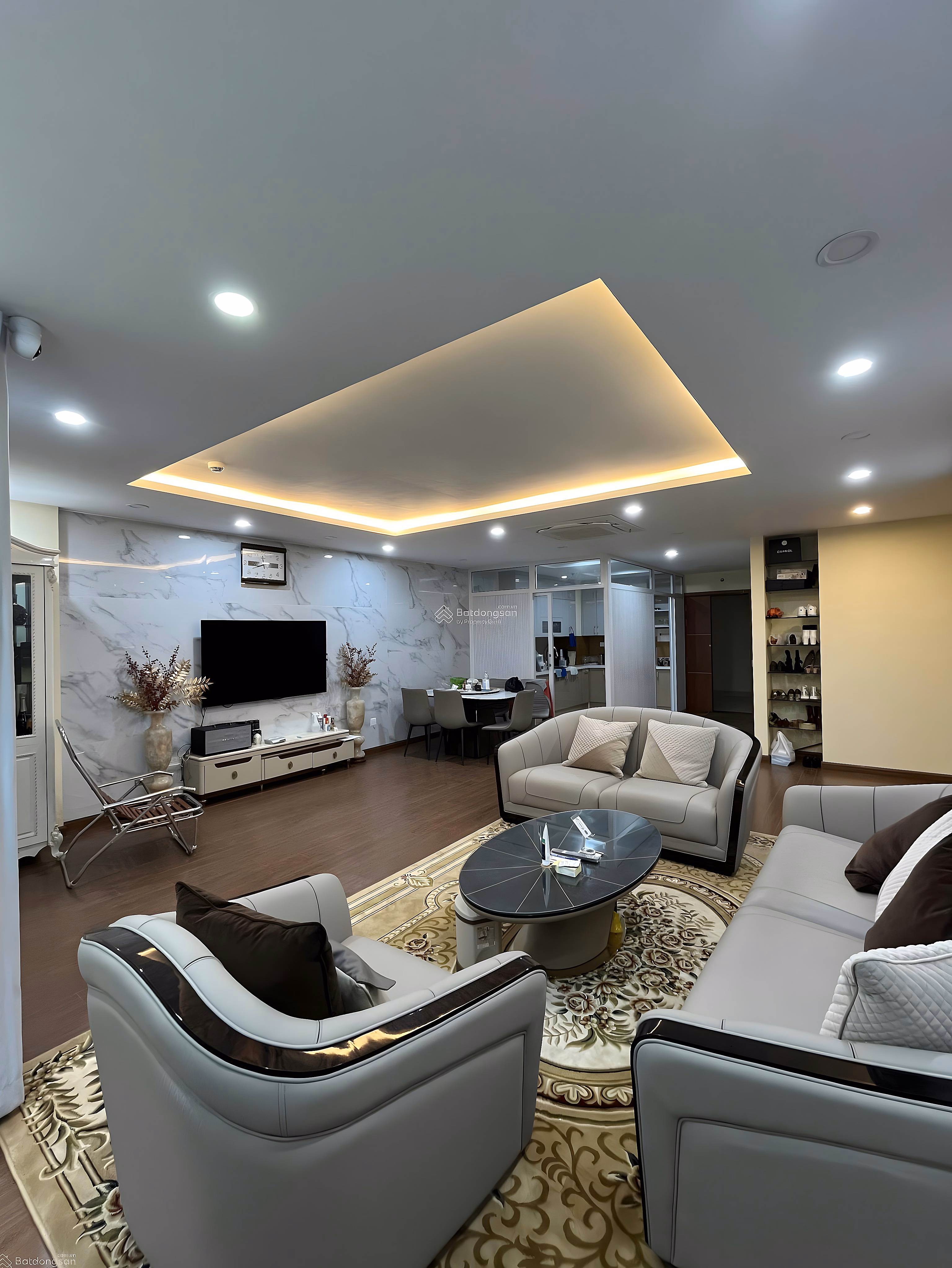The owner sells a luxury apartment with an area of ​​129.3m2 for a price of 16 billion, negotiable