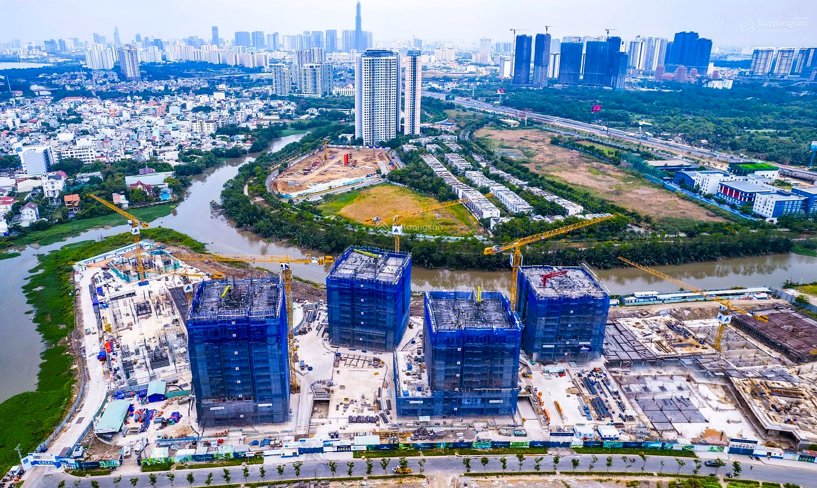 Internal capacity of apartment adjacent to Metro Thu Thiem station, Thu Thiem administrative center, best price on the market, signed directly with investor