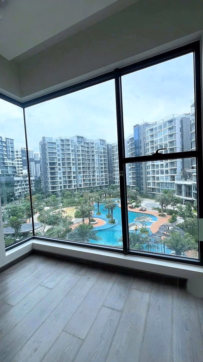 3-bedroom apartment for rent 121m2 - 19 million/month in new and high-class Celadon City area, nice view, new house + 1 car space