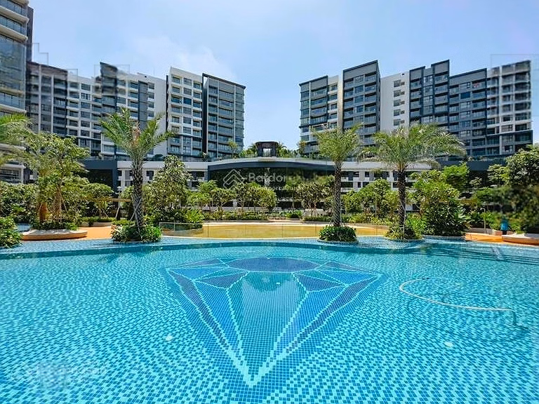 3-bedroom apartment for rent 121m2 - 19 million/month in new and high-class Celadon City area, nice view, new house + 1 car space