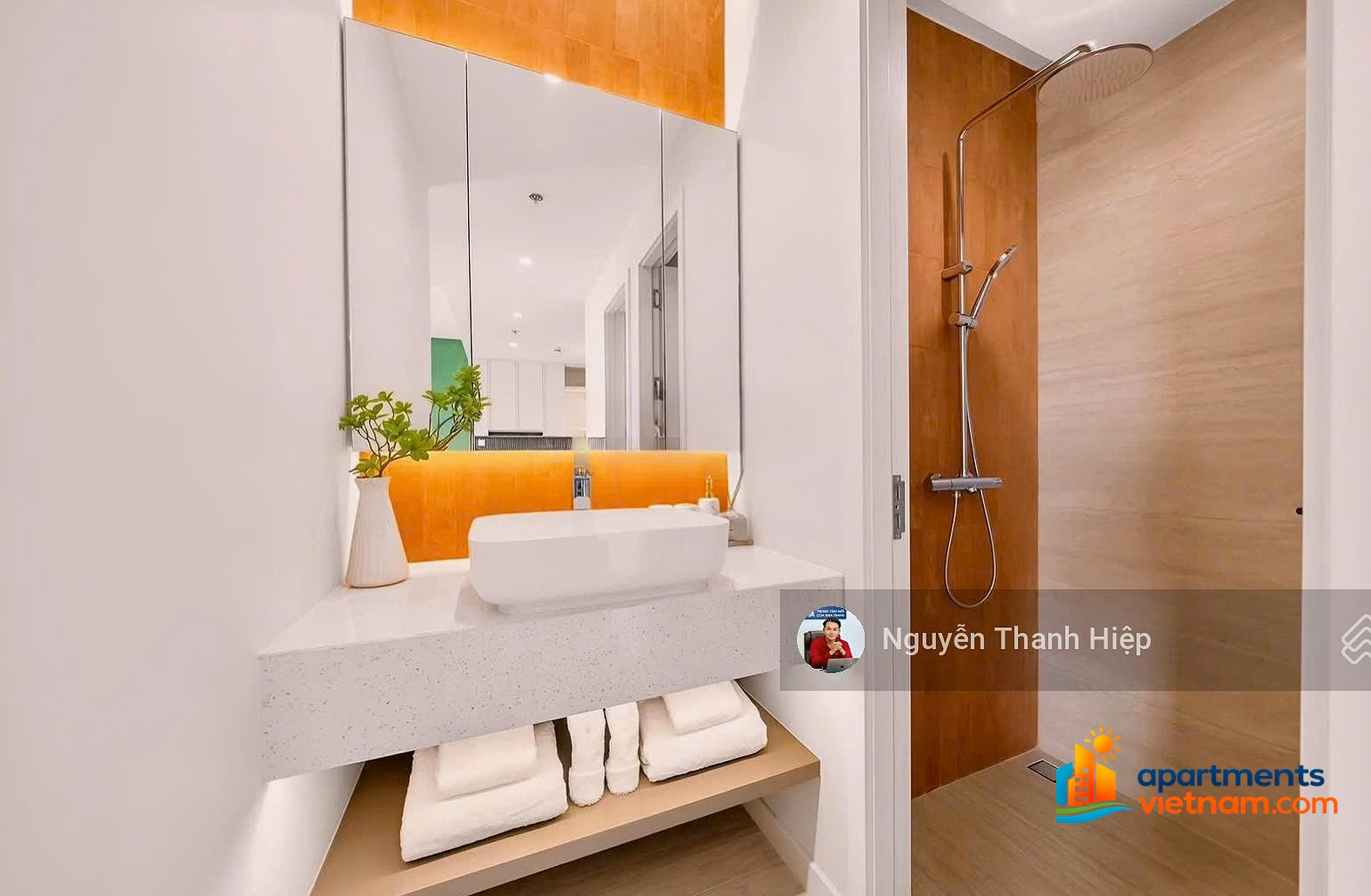 Giving 350 million VND directly into the price, quick exit to the apartment with river view, south direction, the price will be about 1 billion 440