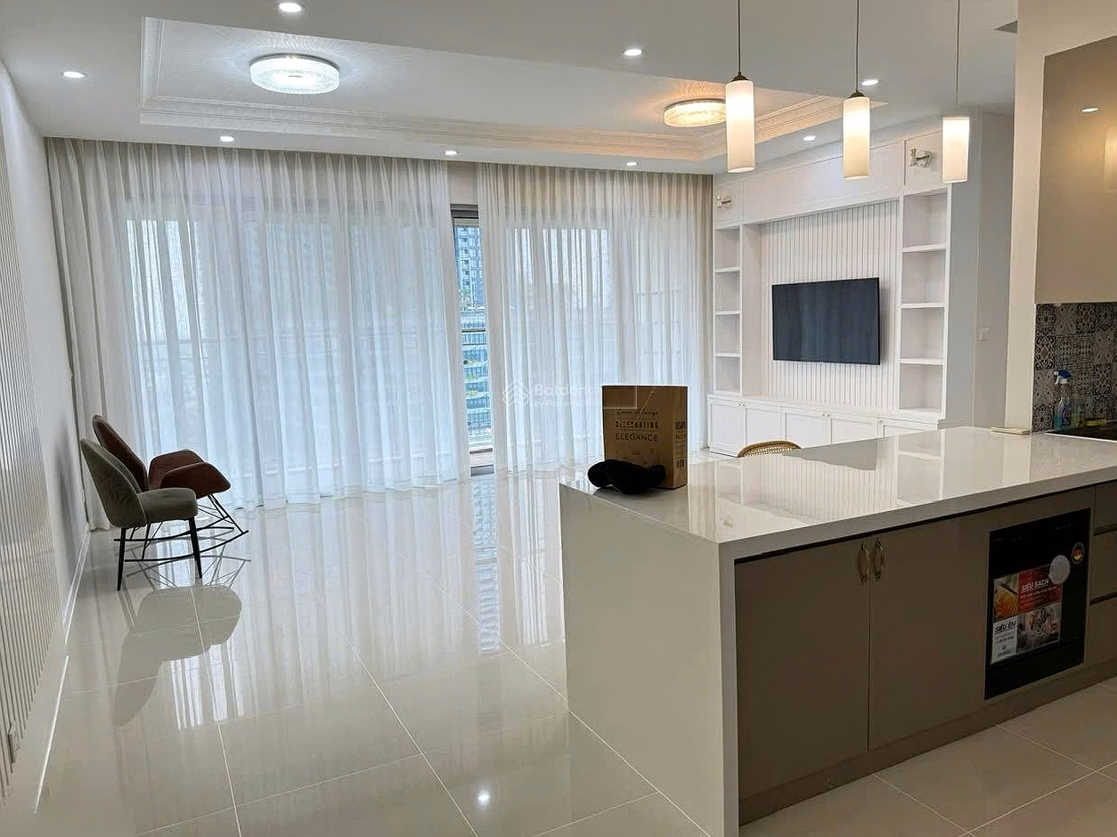 Owner sent Estella Heights 3 bedroom apartment selling price 17 good exchange rate Contact PKD 0919 869 ***