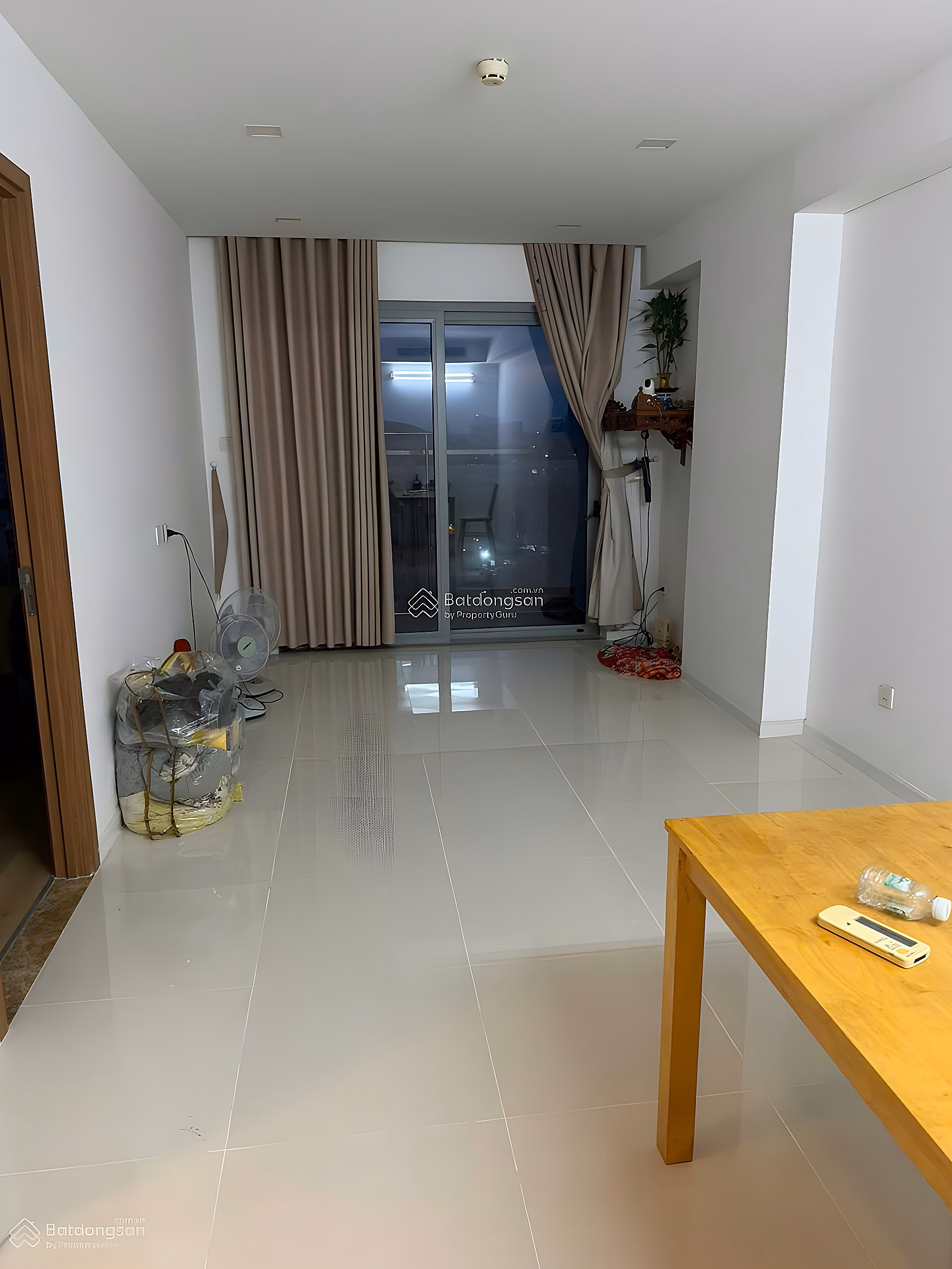 OWNER FOR SELLING RIVERA PARK APARTMENT, THANH THAI, DISTRICT 10, 74M, 2 BEDROOM 2WC, PRICE 5.4 BILLION A WEEK 0901 499 ***