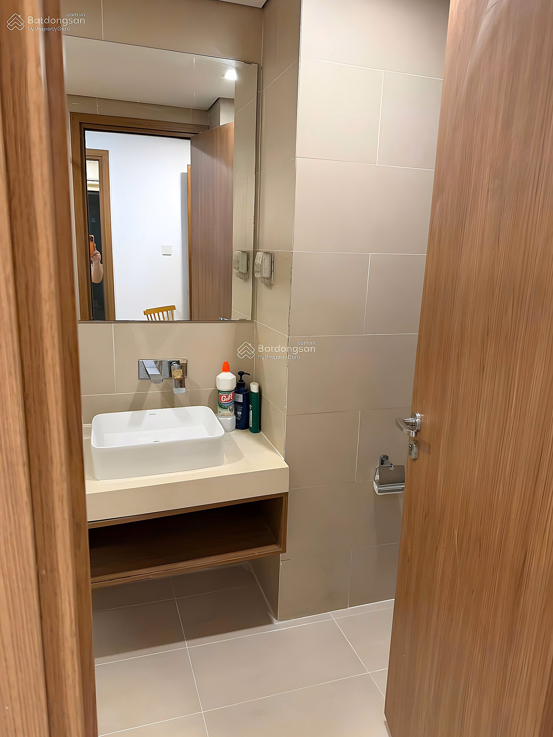 OWNER FOR SELLING RIVERA PARK APARTMENT, THANH THAI, DISTRICT 10, 74M, 2 BEDROOM 2WC, PRICE 5.4 BILLION A WEEK 0901 499 ***