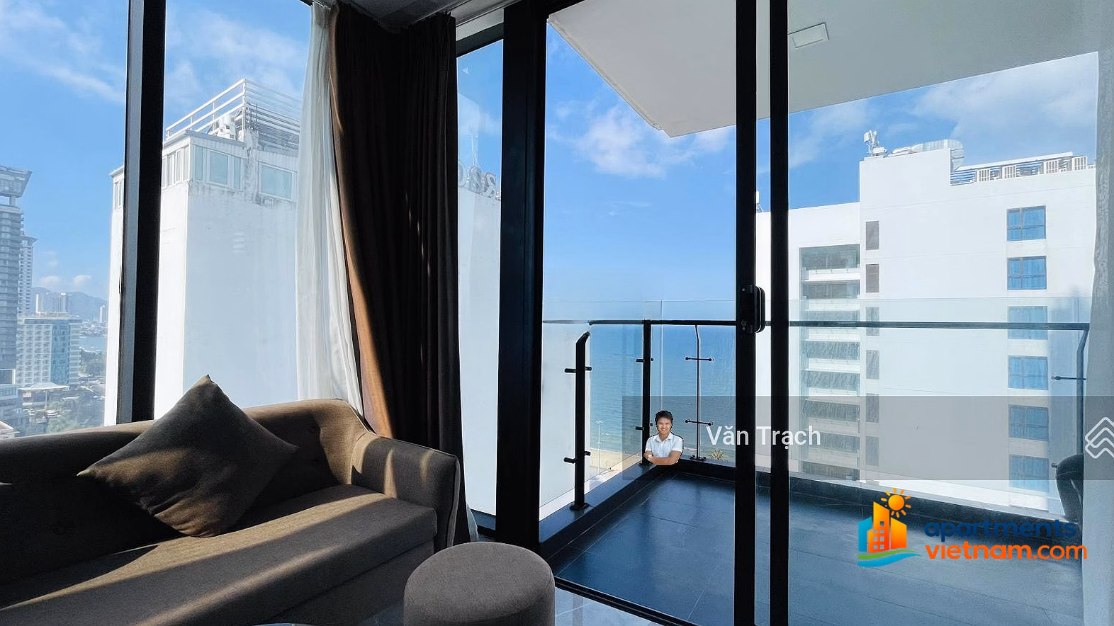 Maple Ton Dan Loc Tho Nha Trang apartment has a permanent pink book with sea view and can move in immediately
