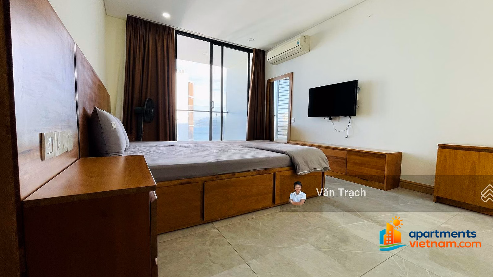 Maple Ton Dan Loc Tho Nha Trang apartment has a permanent pink book with sea view and can move in immediately