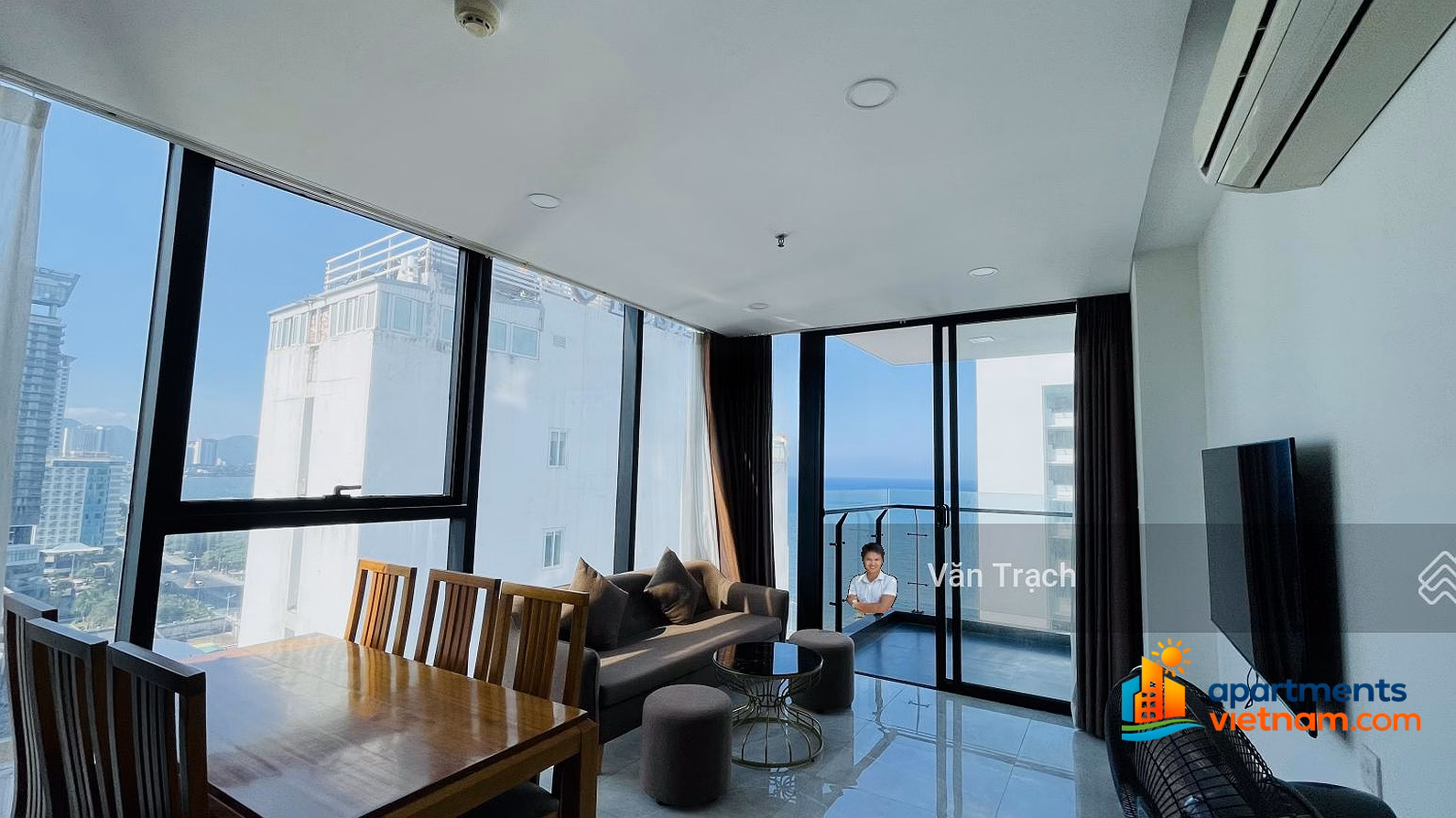 Maple Ton Dan Loc Tho Nha Trang apartment has a permanent pink book with sea view and can move in immediately
