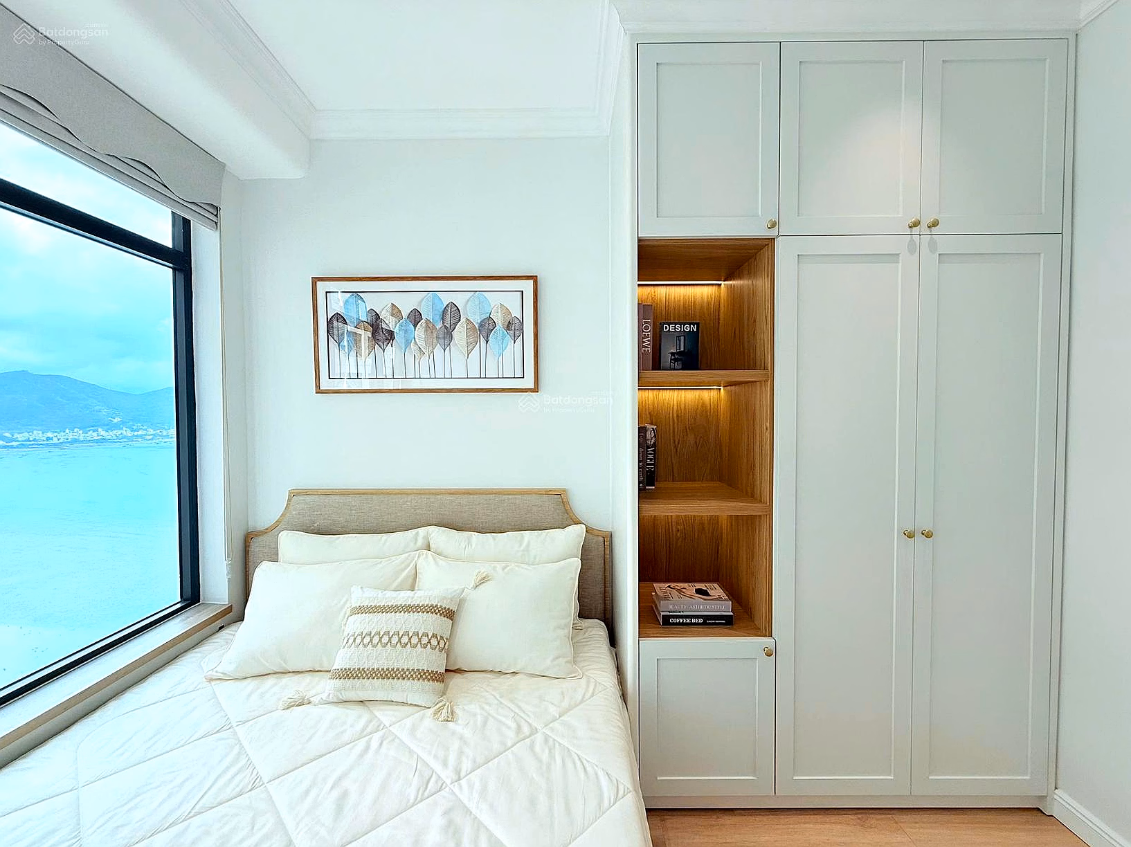 Apartment code: 3128 Floor 31, OC1B Building Large balcony, large sliding doors to welcome sea breeze and natural light