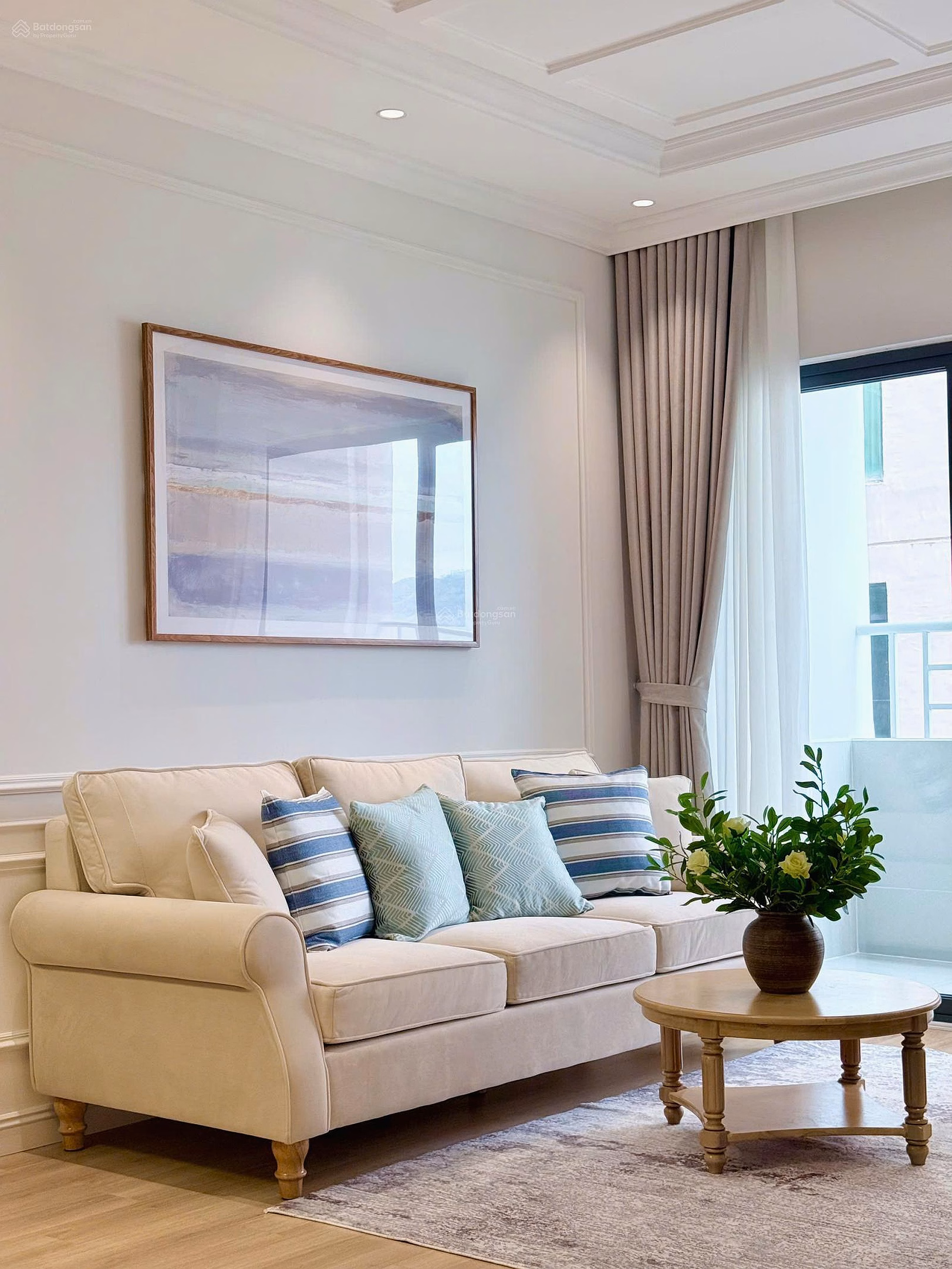Apartment code: 3128 Floor 31, OC1B Building Large balcony, large sliding doors to welcome sea breeze and natural light