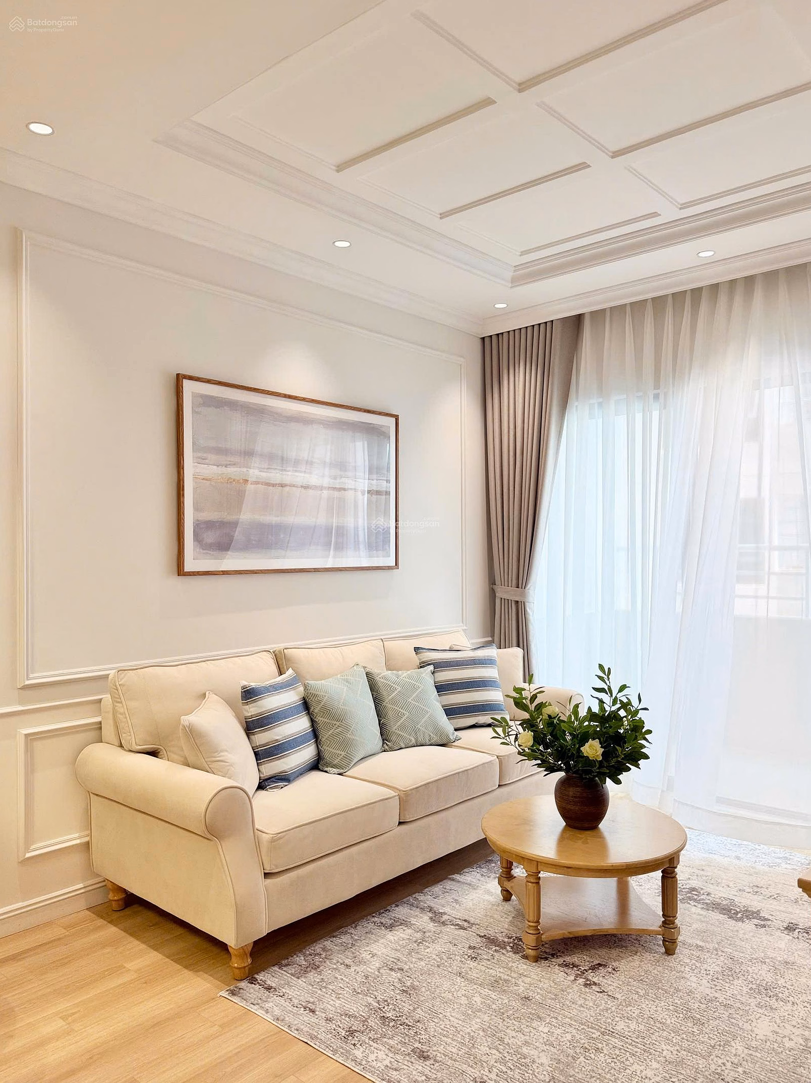 Apartment code: 3128 Floor 31, OC1B Building Large balcony, large sliding doors to welcome sea breeze and natural light
