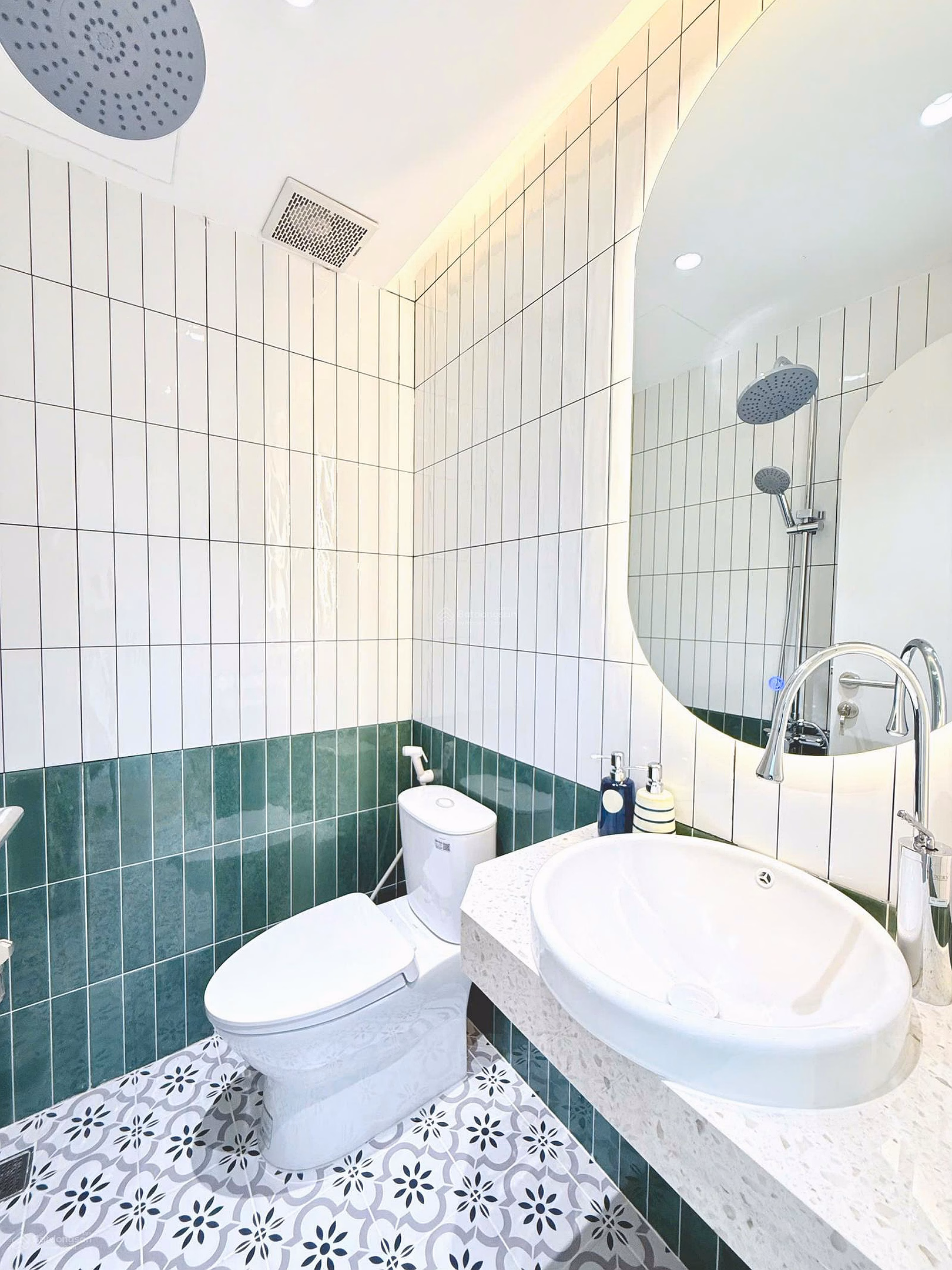 Apartment code: 3128 Floor 31, OC1B Building Large balcony, large sliding doors to welcome sea breeze and natural light