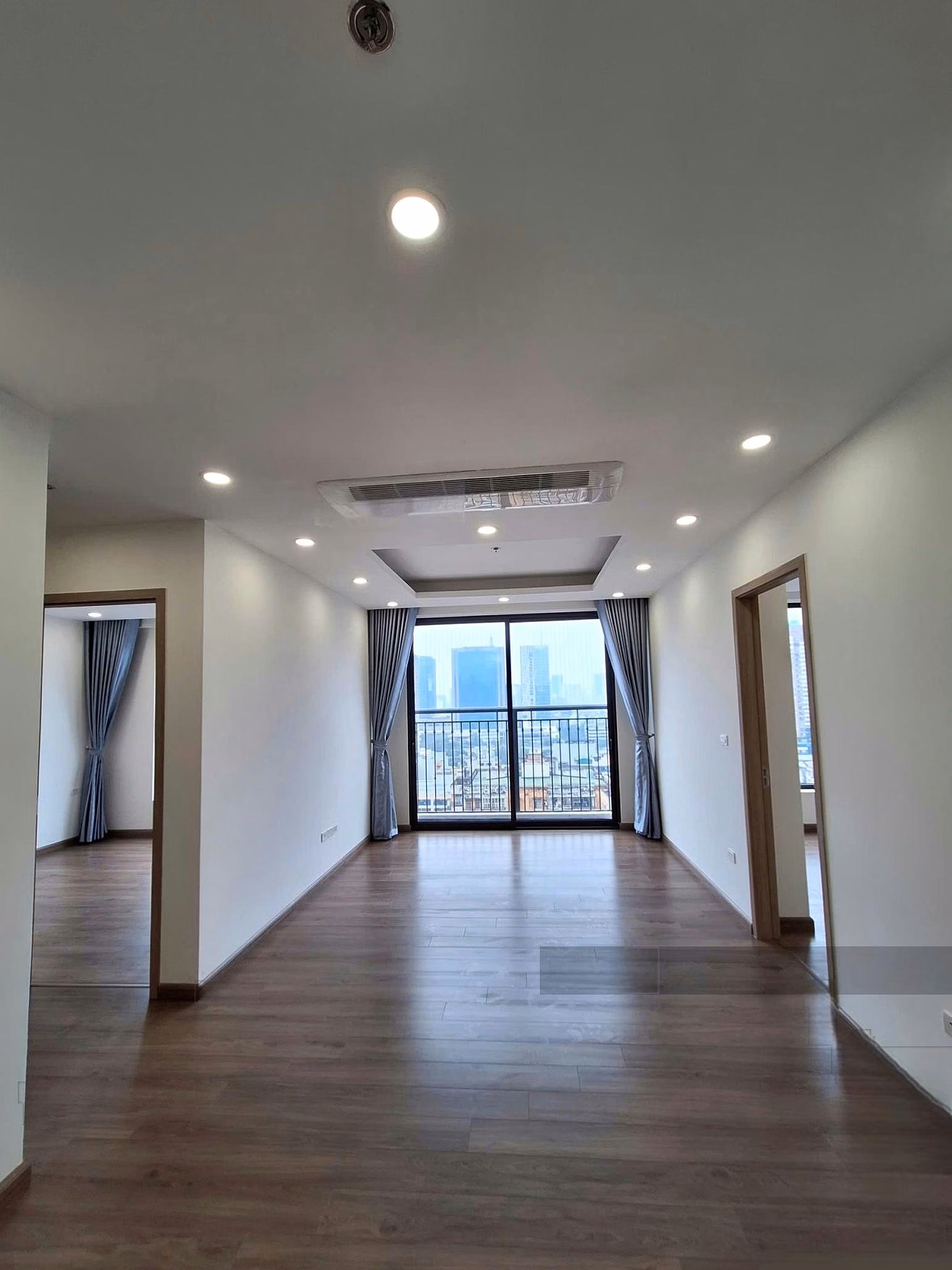Super cheap! Handico Complex apartment for rent at 33 Le Van Luong, 3 bedrooms, basic furniture, 90m², price only 16.5 million/month