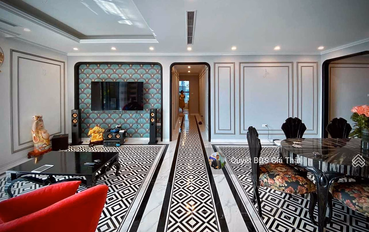 (Real price) owner sells apartment 128m2, 3 bedrooms + 2 bathrooms fully furnished for 12.5 billion Times Tower