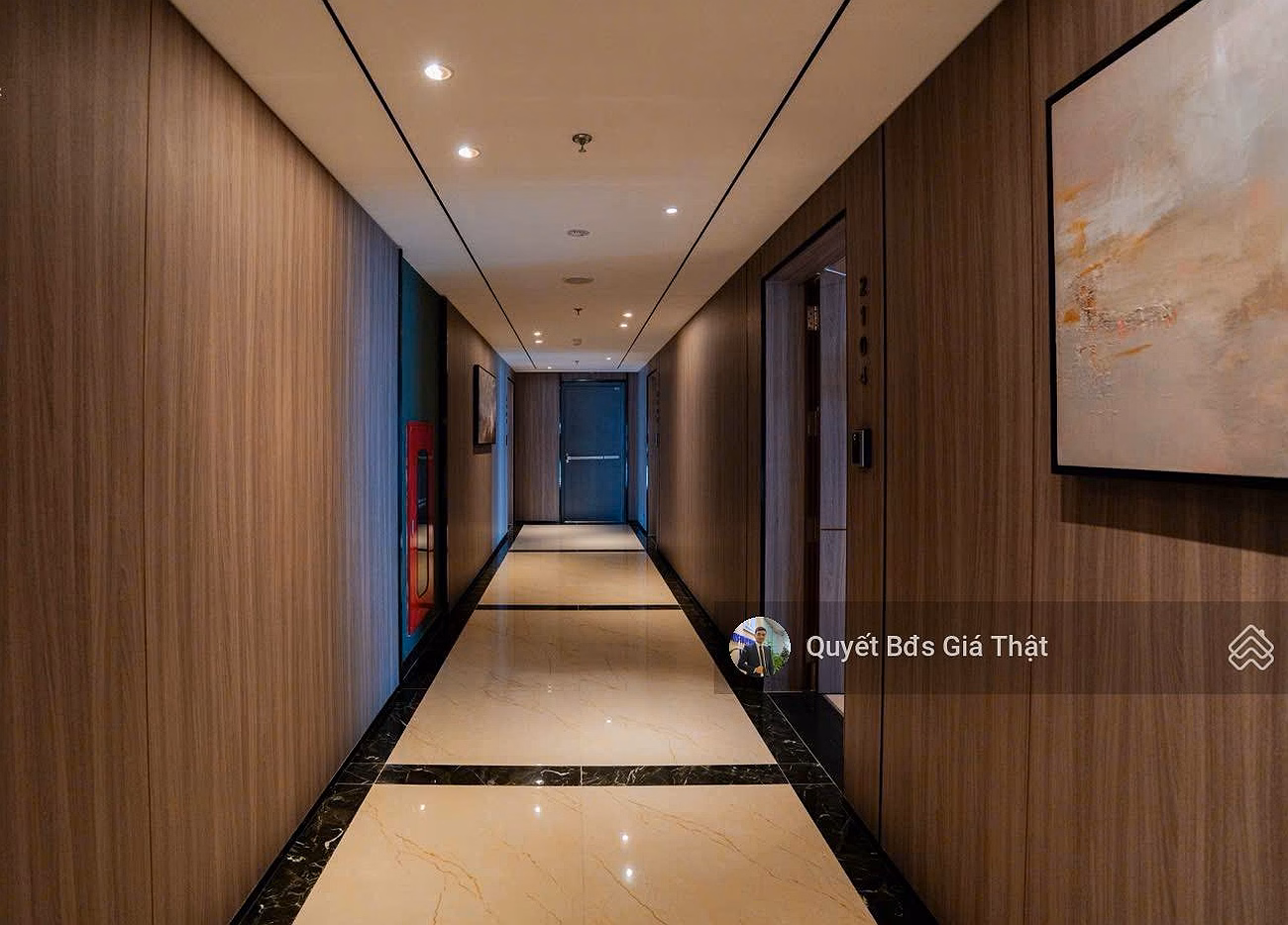 (Real price) owner sells apartment 93m2 3 bedrooms 2 bathrooms middle floor beautiful interior 11.4 billion Imperia Garden apartment