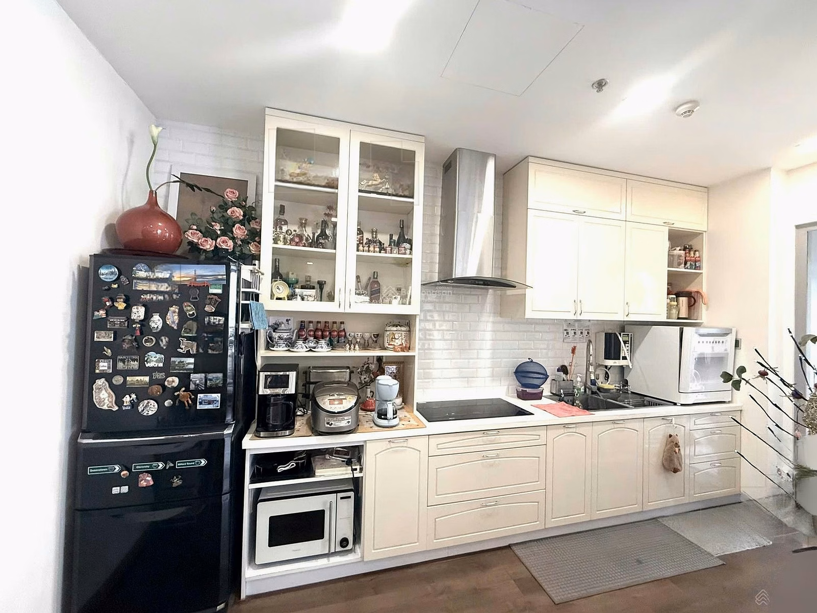 Urgently need money to sell 2 bedrooms Vinhomes Central Park, area 88m2, full interior decor, river view
