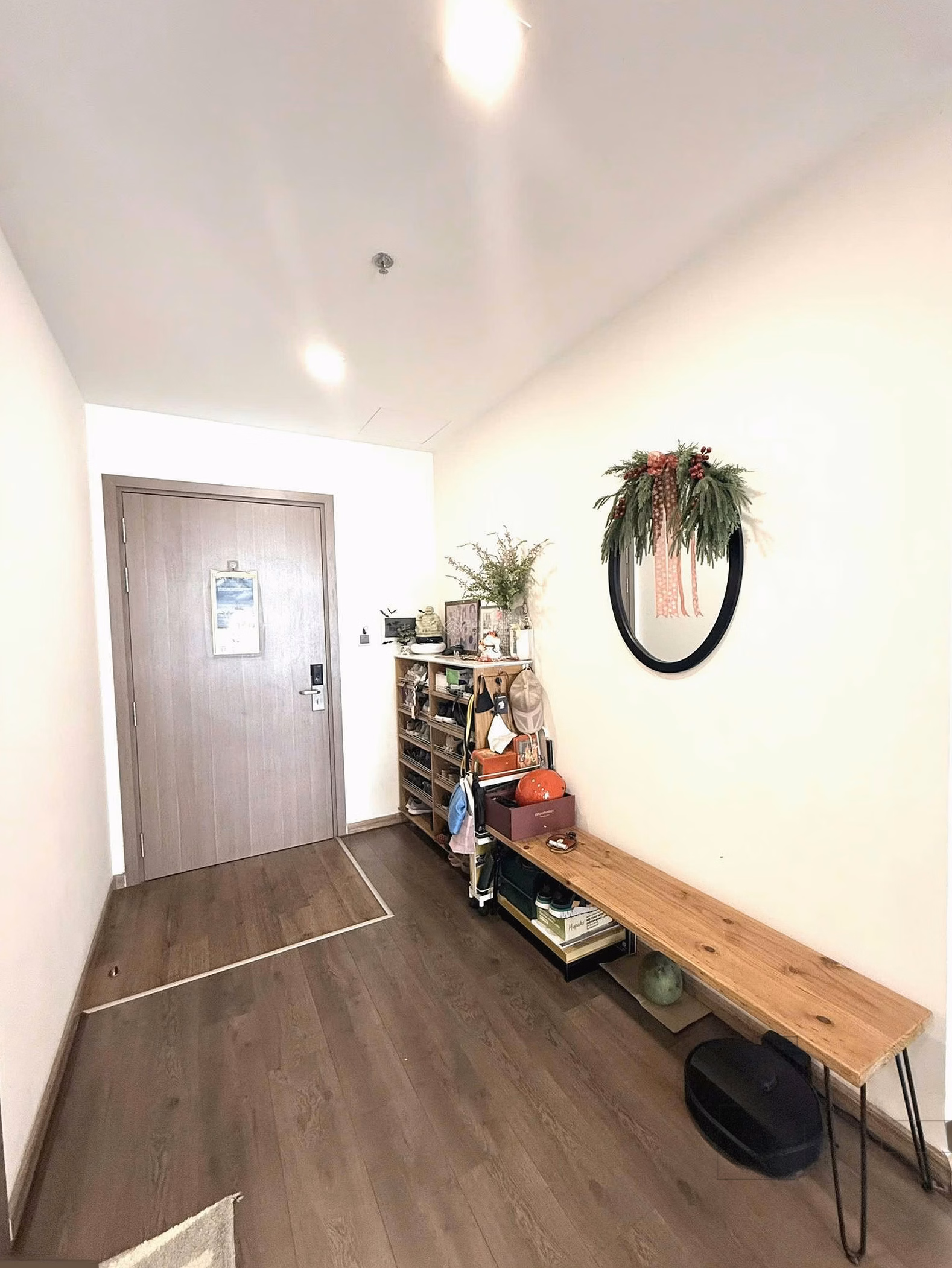 Urgently need money to sell 2 bedrooms Vinhomes Central Park, area 88m2, full interior decor, river view
