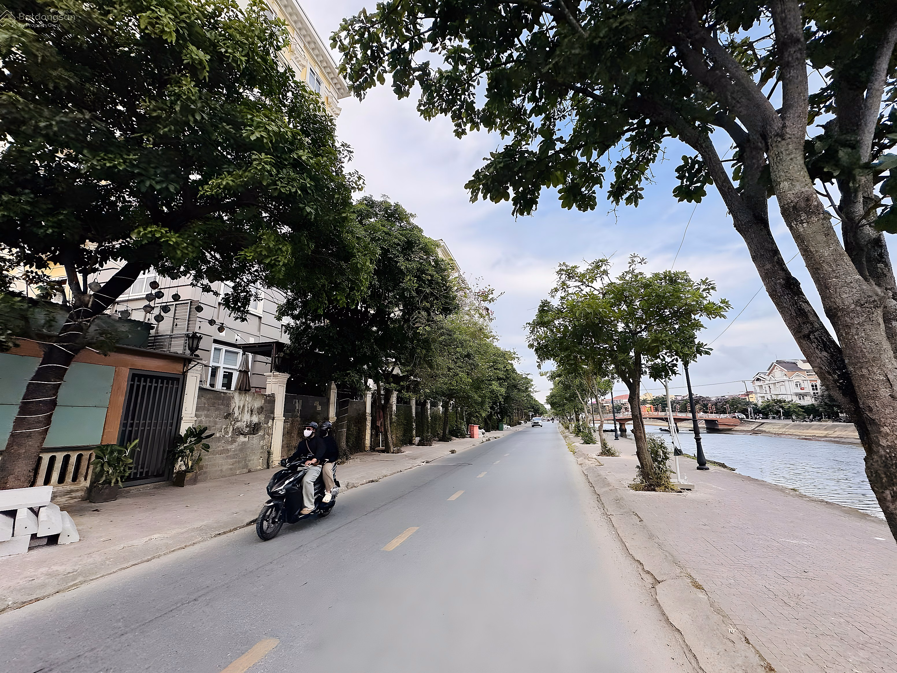 Land for sale on Nguyen Du street, Hoi An ancient town, beautiful view directly to Hoai river. Urgent sale price. Area 161m2