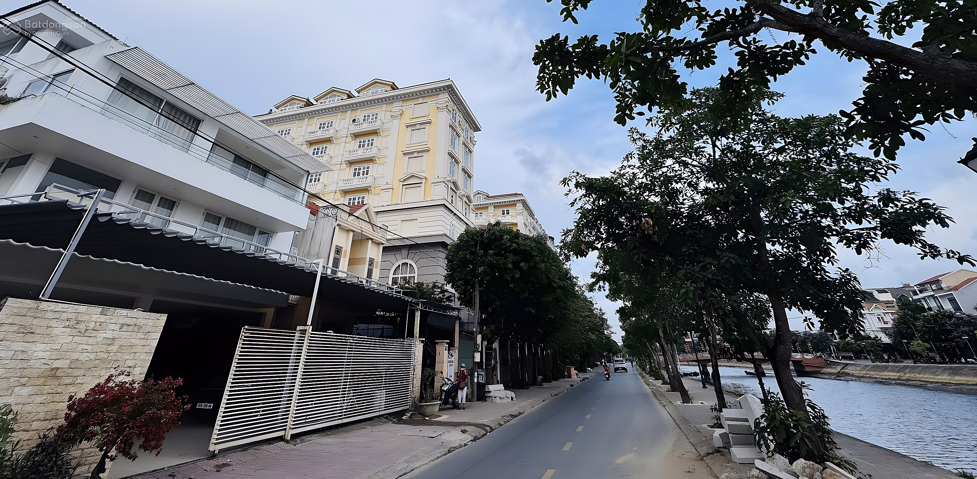 Land for sale on Nguyen Du street, Hoi An ancient town, beautiful view directly to Hoai river. Urgent sale price. Area 161m2