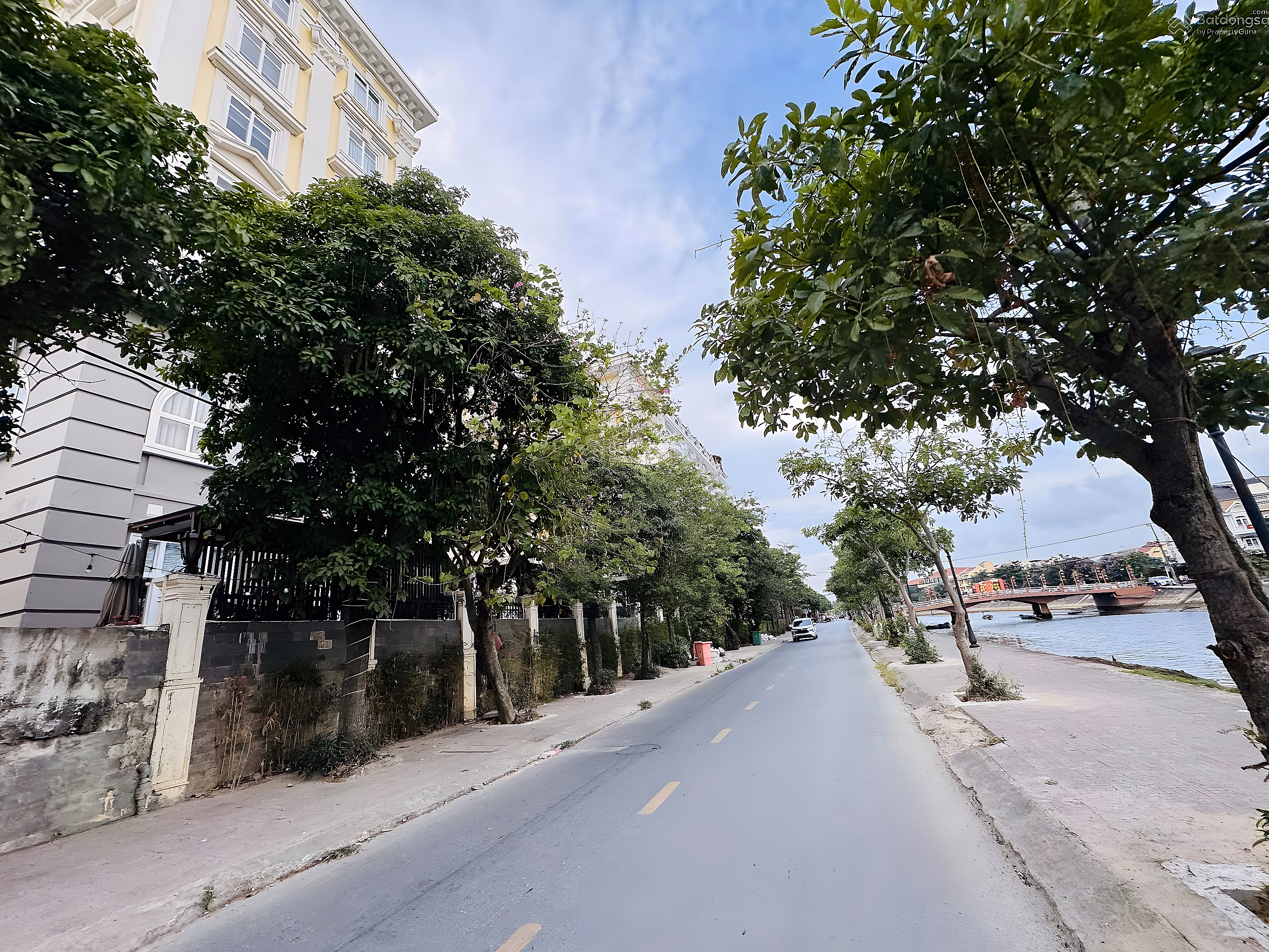 Land for sale on Nguyen Du street, Hoi An ancient town, beautiful view directly to Hoai river. Urgent sale price. Area 161m2