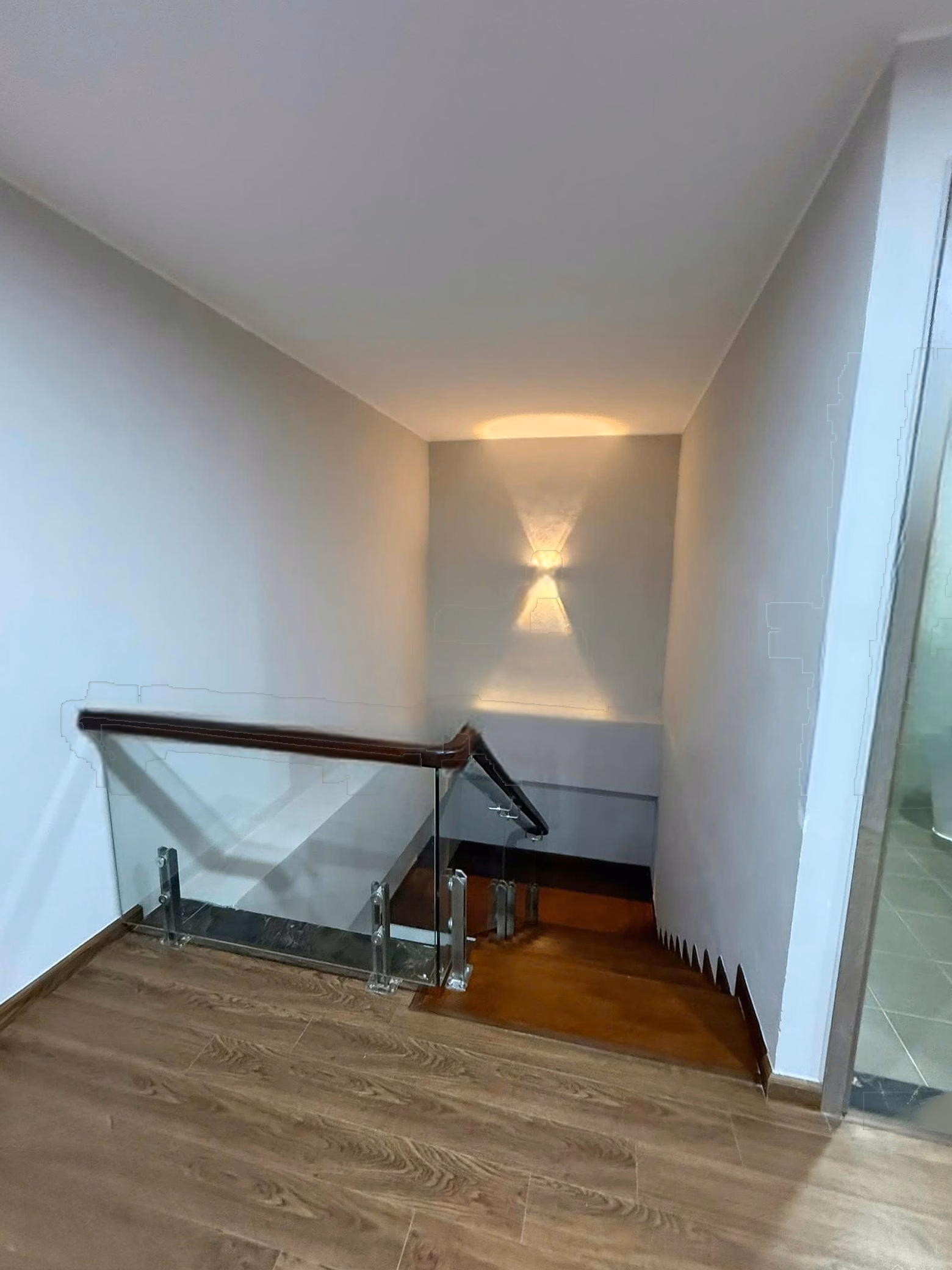 Luxury apartment, 5 bedrooms in Udic Tay Ho Tower for rent up to 300 m² duplex