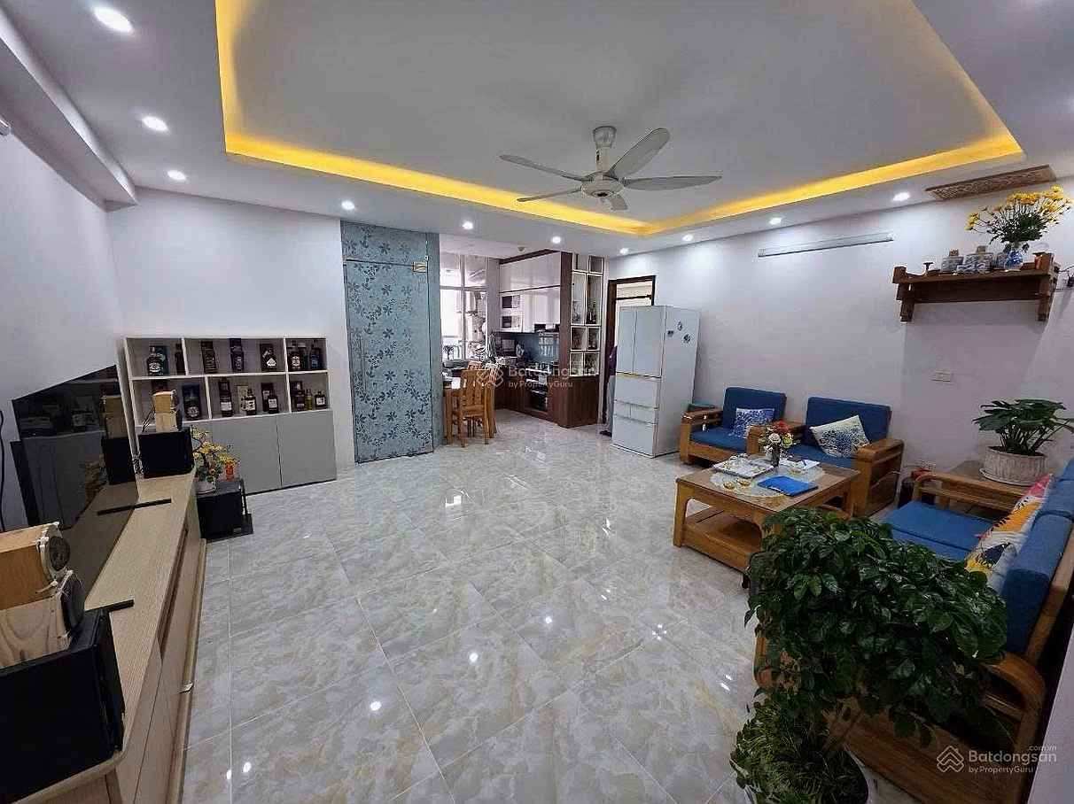FOR SALE CC APARTMENT C18 LAC LONG QUAN TAY HO 80m 2 BEDROOM 2 VS GOOD LOCATION BALCONY VIEW FOR FIREWORKS