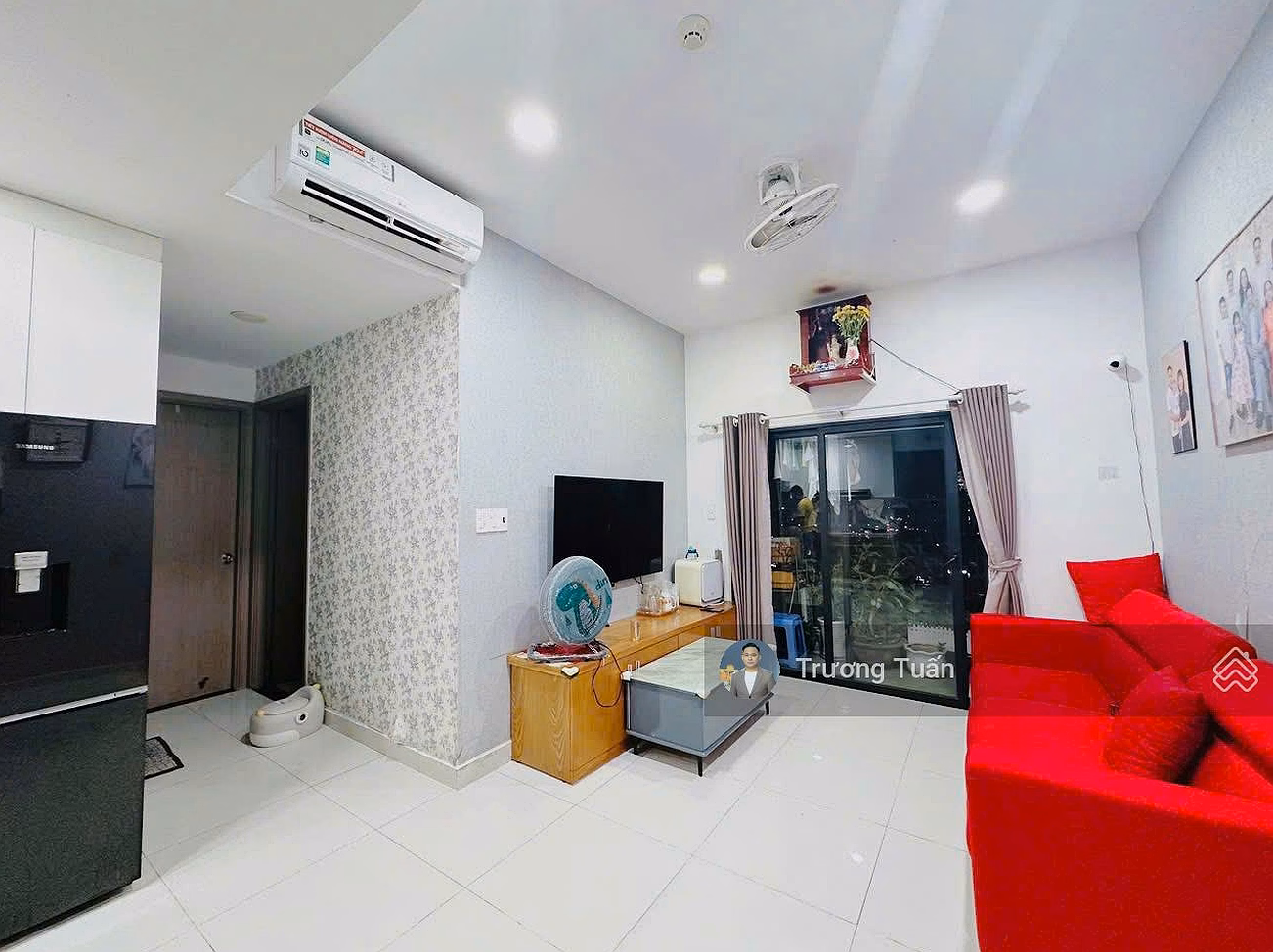 Hoang Quoc Viet corner apartment with airy view of the football field, fully furnished